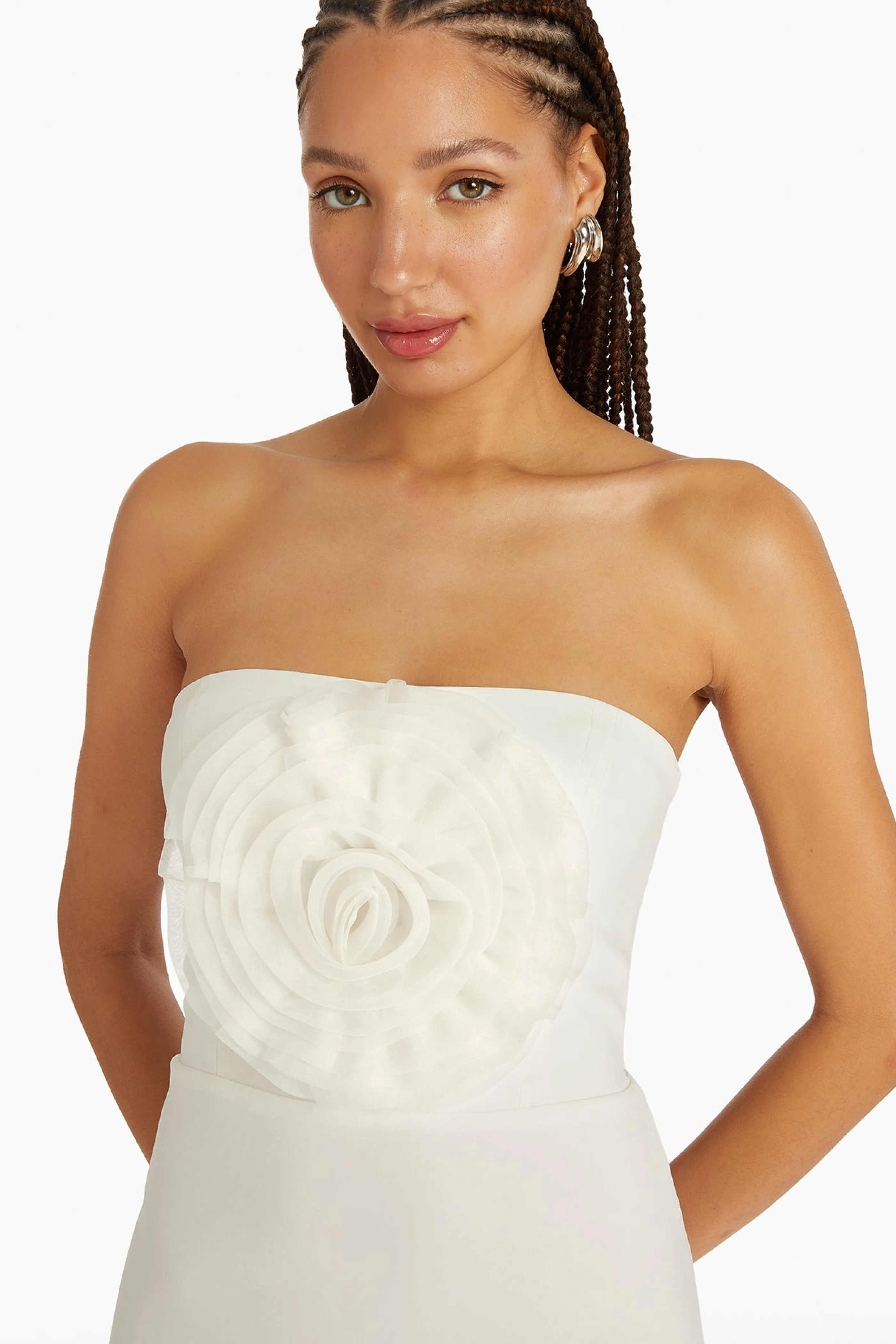 Abito Midi in Tulle Rosa delle Fate con Pizzo e Scollo a Cuore - Amanda Uprichard Collezione Autunnale