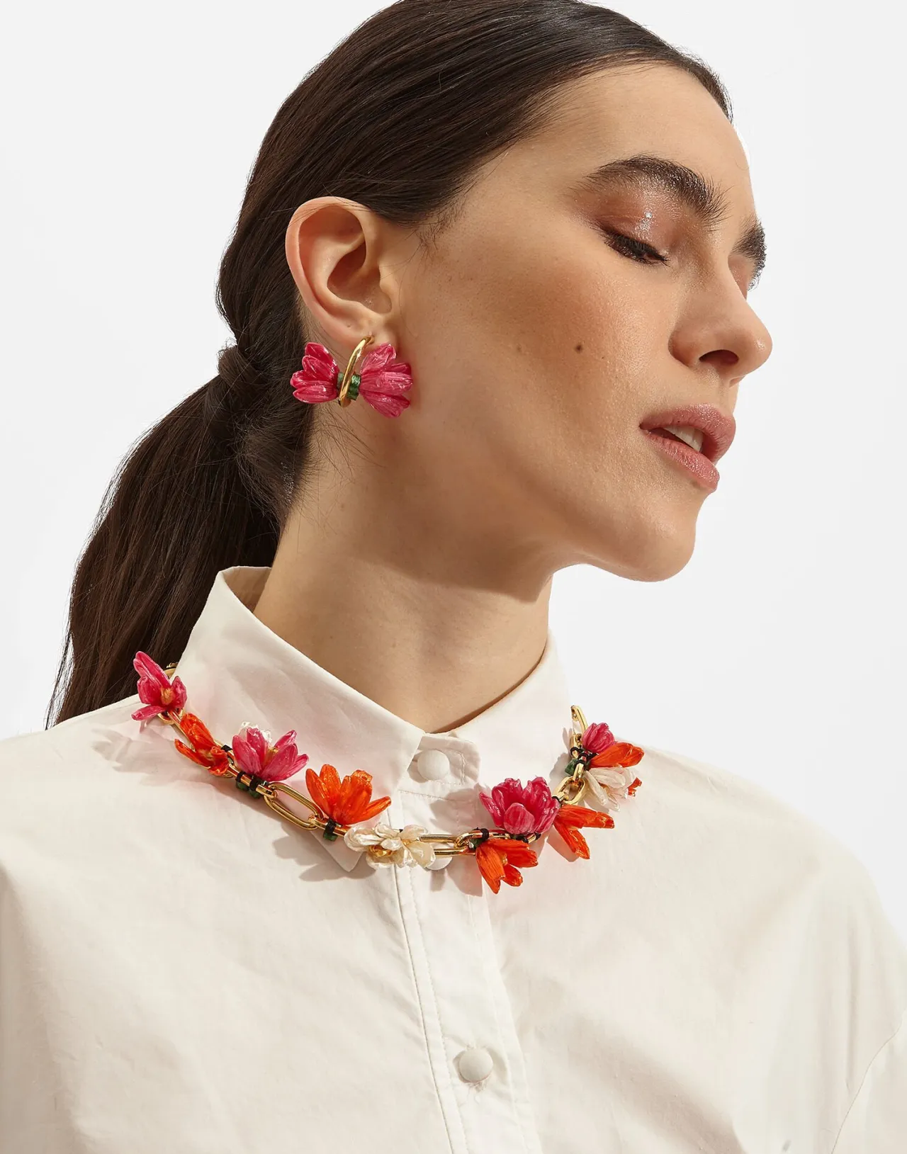 Collana Floreale La DoubleJ in Raffia - Mix Allegro di Corallo, Albicocca e Avorio

(：//，，，)