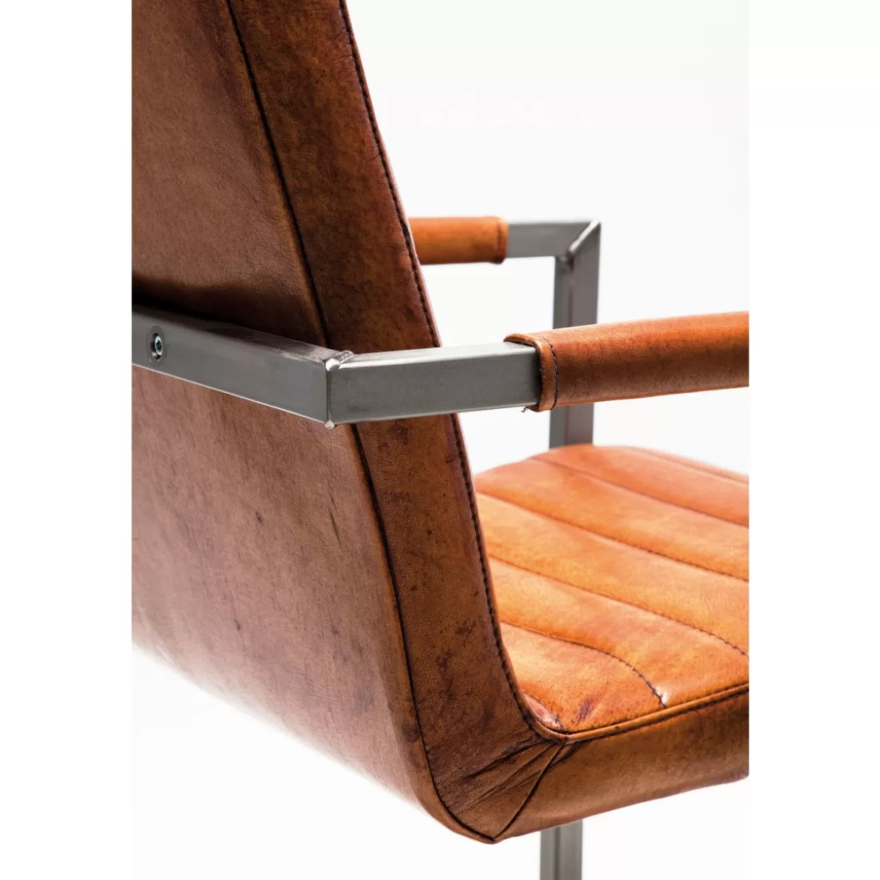 KARE Design: Sedia Freischwinger Riffle in Pelle Marrone Bisonte - Dettaglio Iconico per Arredi Moderni