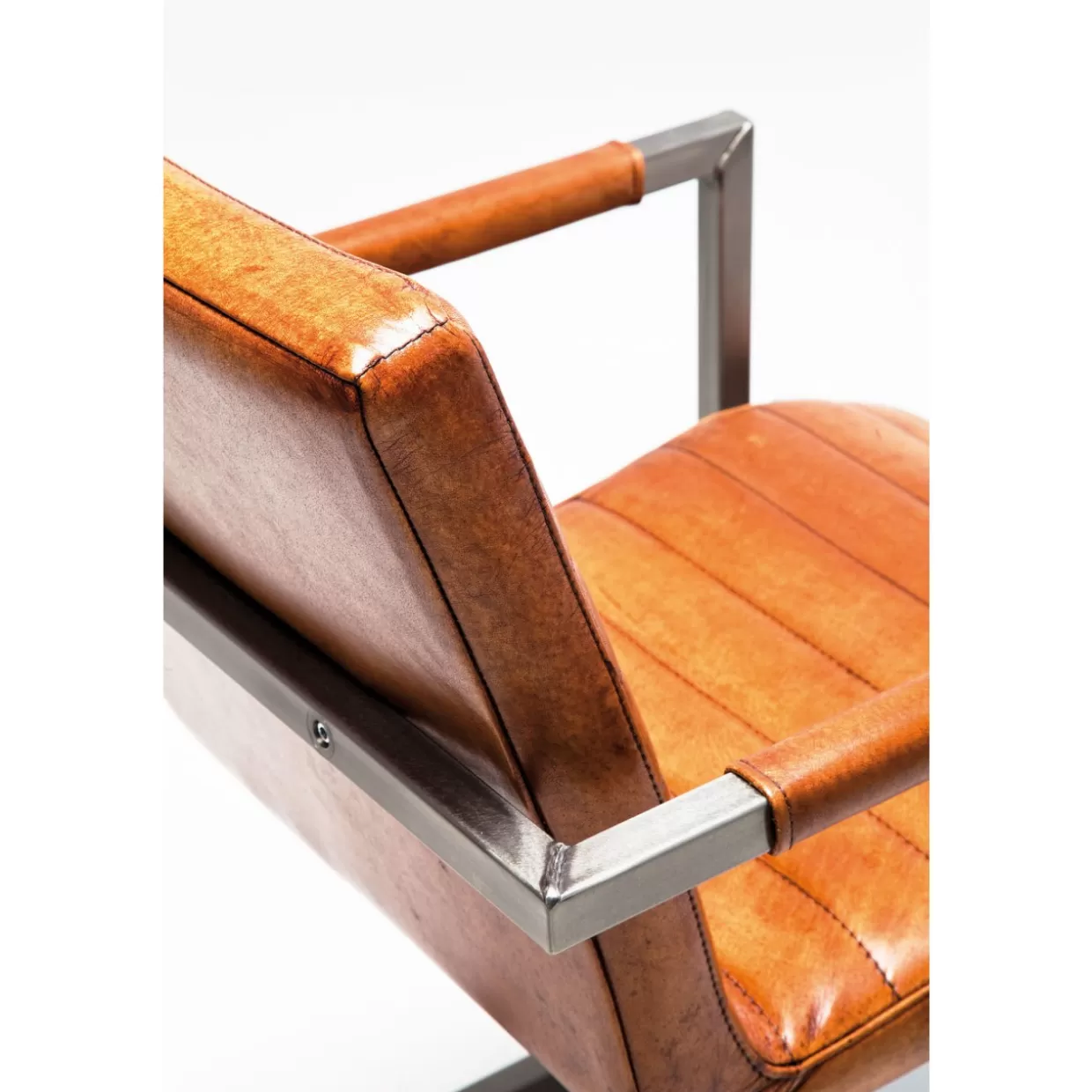 KARE Design: Sedia Freischwinger Riffle in Pelle Marrone Bisonte - Dettaglio Iconico per Arredi Moderni