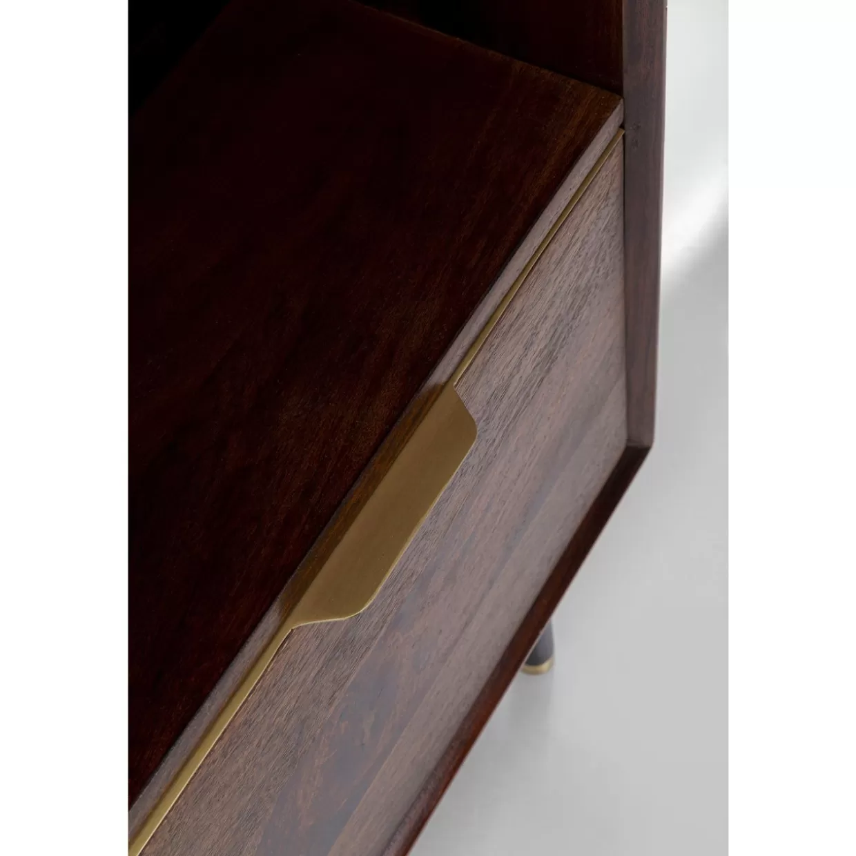 Armadio Ravello KARE Design - Soluzioni eleganti per ingressi e spazi compatti, dimensioni 185x120 cm con design modulare
