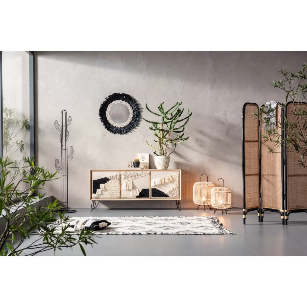 KARE Design - Attaccapanni Design Cactus, Complemento d'Arredo Moderno per Ingresso o Soggiorno 

Alternativa creativa: 
Attaccapanni Originale a Forma di Pianta Grassa con Stile Contemporaneo - Soluzione Pratica per Appendiabiti con Design Cactus KARE 

Versione colloquiale:
Appendiabiti Artistico Cactus - Complemento Funzionale per Casa con Design Esclusivo KARE, Ideale per Ambienti Moderni 

Opzione descrittiva:
Portacappelli Scultoreo a Tema Desertico - Attaccapanni da Pavimento Cactus con Base Stabile, Design Unico KARE per Arredamento Creativo