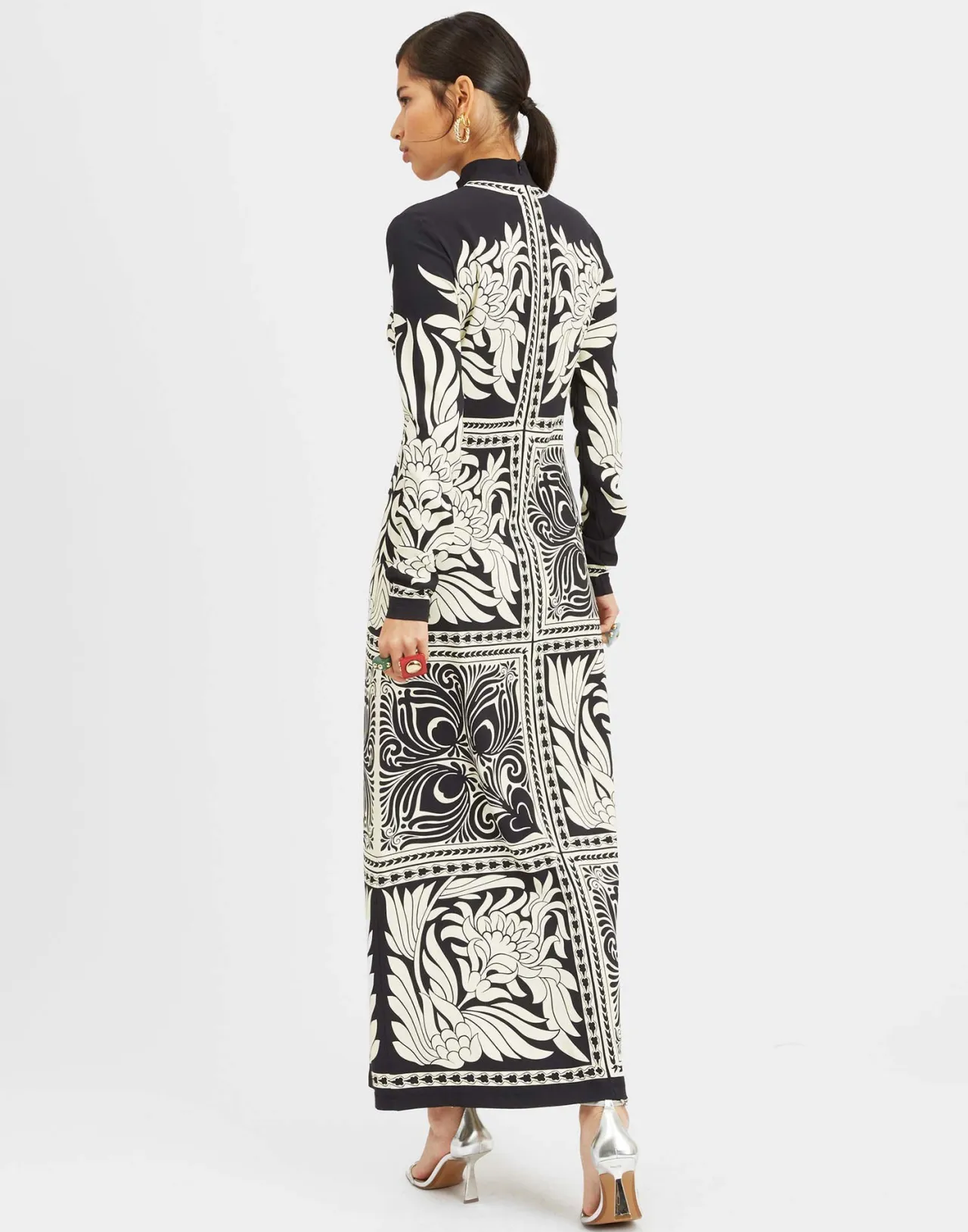 La DoubleJ - Vestito Halle Elegante con Stampa Geometrica in Satin Opaco Nero, Edizione Limitata