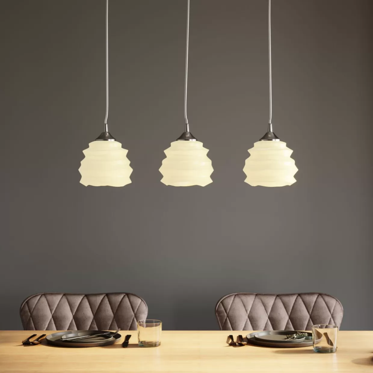 Lampada Sospesa Ruffle con Design Elegante - Perfetta per Tavoli da Pranzo in Tonalità Opaca | KARE Design