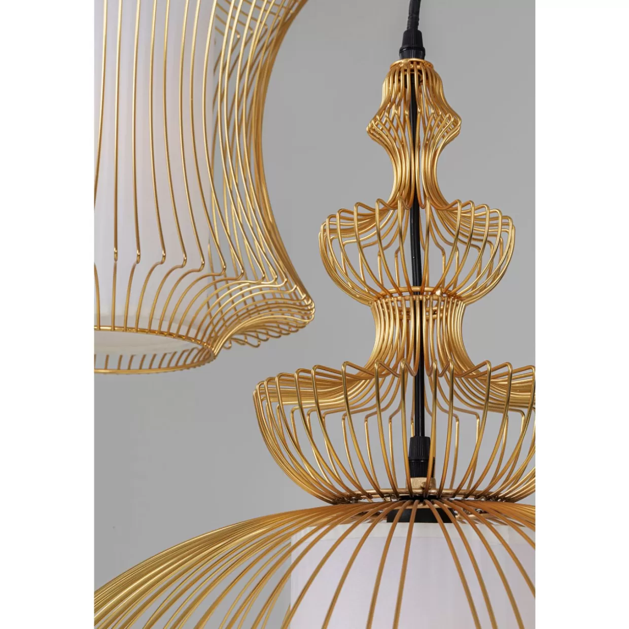 Lampada Sospesa Swing KARE Design - Ferro Battuto con Rifiniture Dorate, Illuminazione Elegante per Soggiorno o Camera da Letto