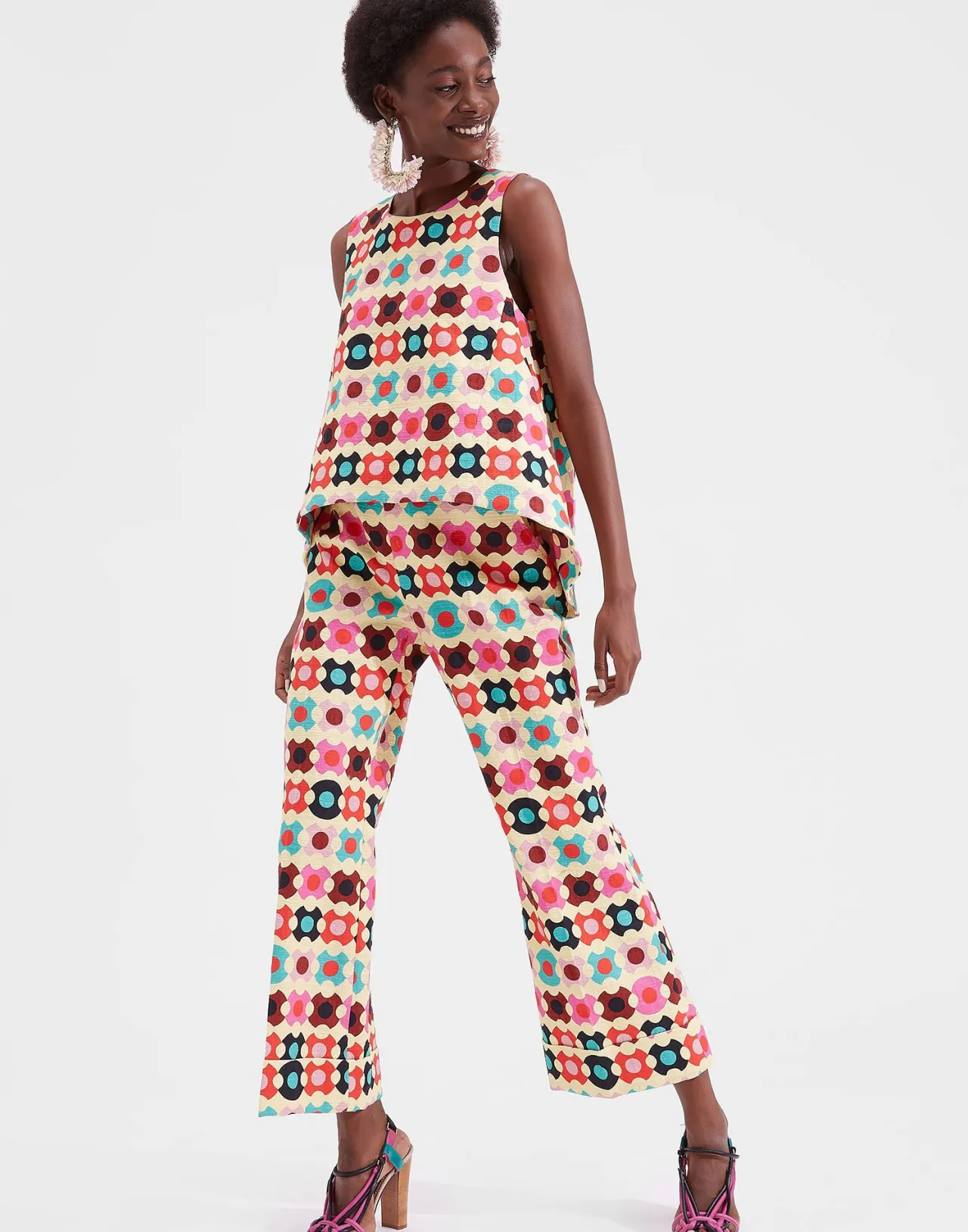 La DoubleJ Pantaloni Eleganti con Stampa Groovy in Cotone Strutturato - Design Retrò Hendrix in Tonalità Giallo Vibrante, Edizione Speciale Outlet