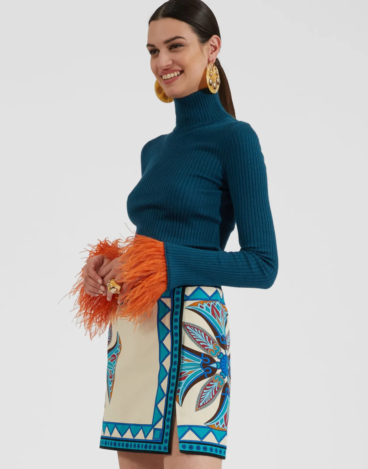 Offerta Imperdibile: Maglia High Kick di La DoubleJ in Blu Oltremare con Tessuto Rigato Seta e Cashmere e Decorazioni con Piume Eleganti