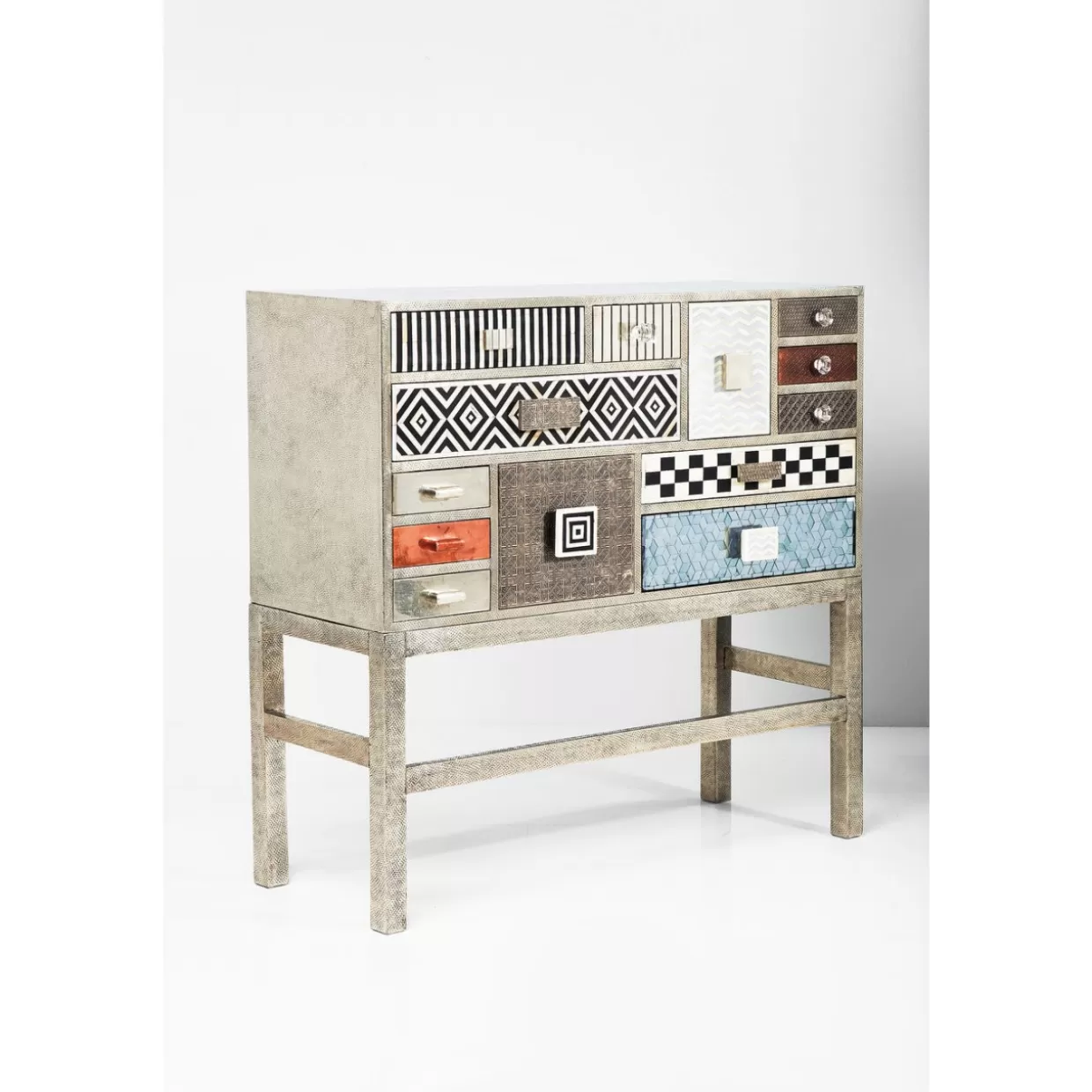 KARE Design: Comò e Credenze Chic con 13 Ante Stile Chalet - Alta Cassettiera Funzionale per Soggiorno o Ingresso