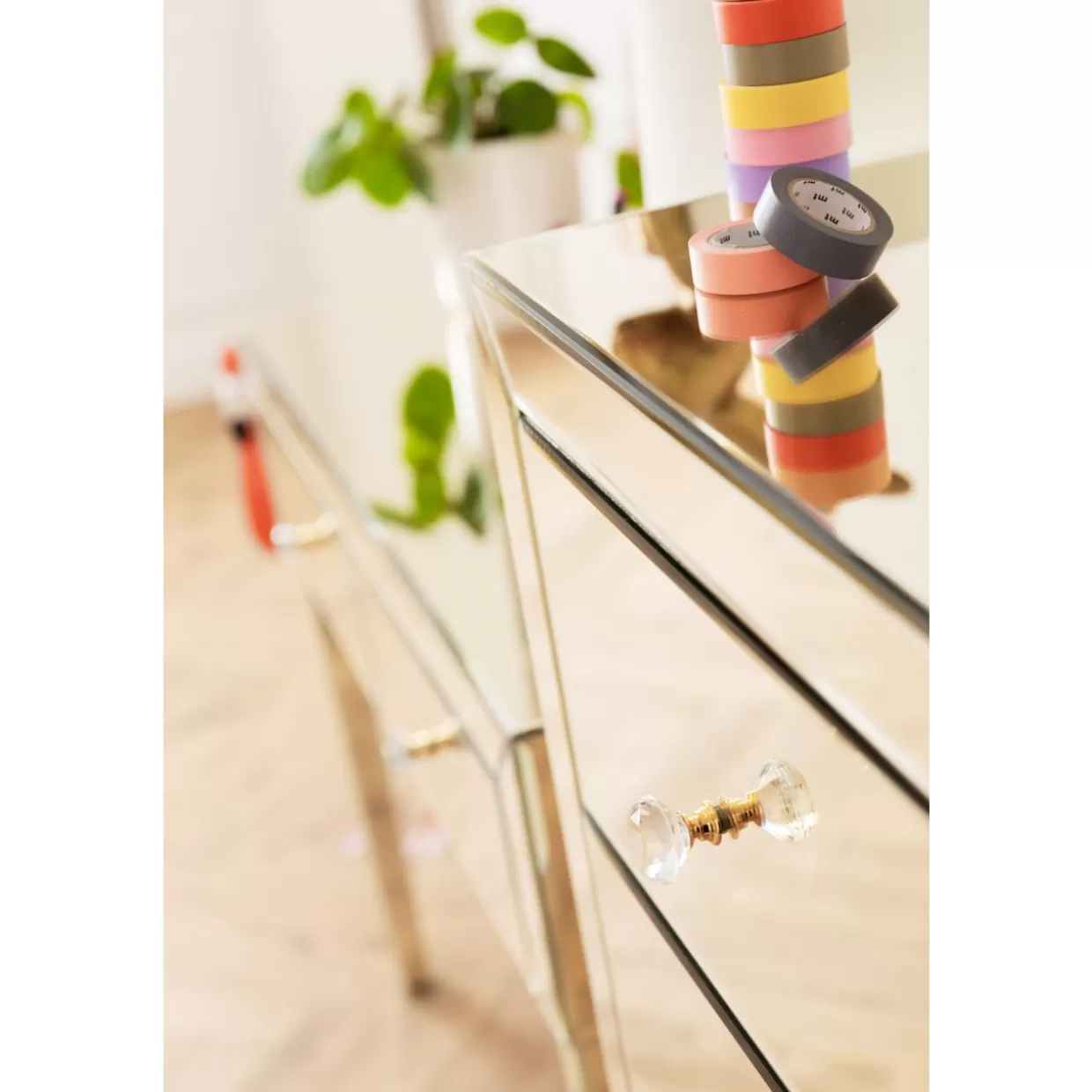KARE Design Comò e Credenze d'Autore | Credenza Alta Champagne con 5 Ante, Eleganza Contemporanea per Arredi di Prestigio