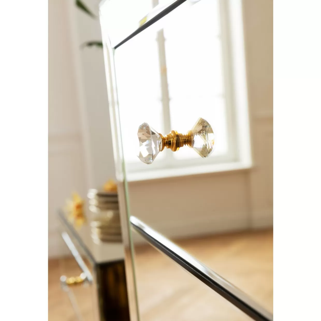 KARE Design Comò e Credenze d'Autore | Credenza Alta Champagne con 5 Ante, Eleganza Contemporanea per Arredi di Prestigio