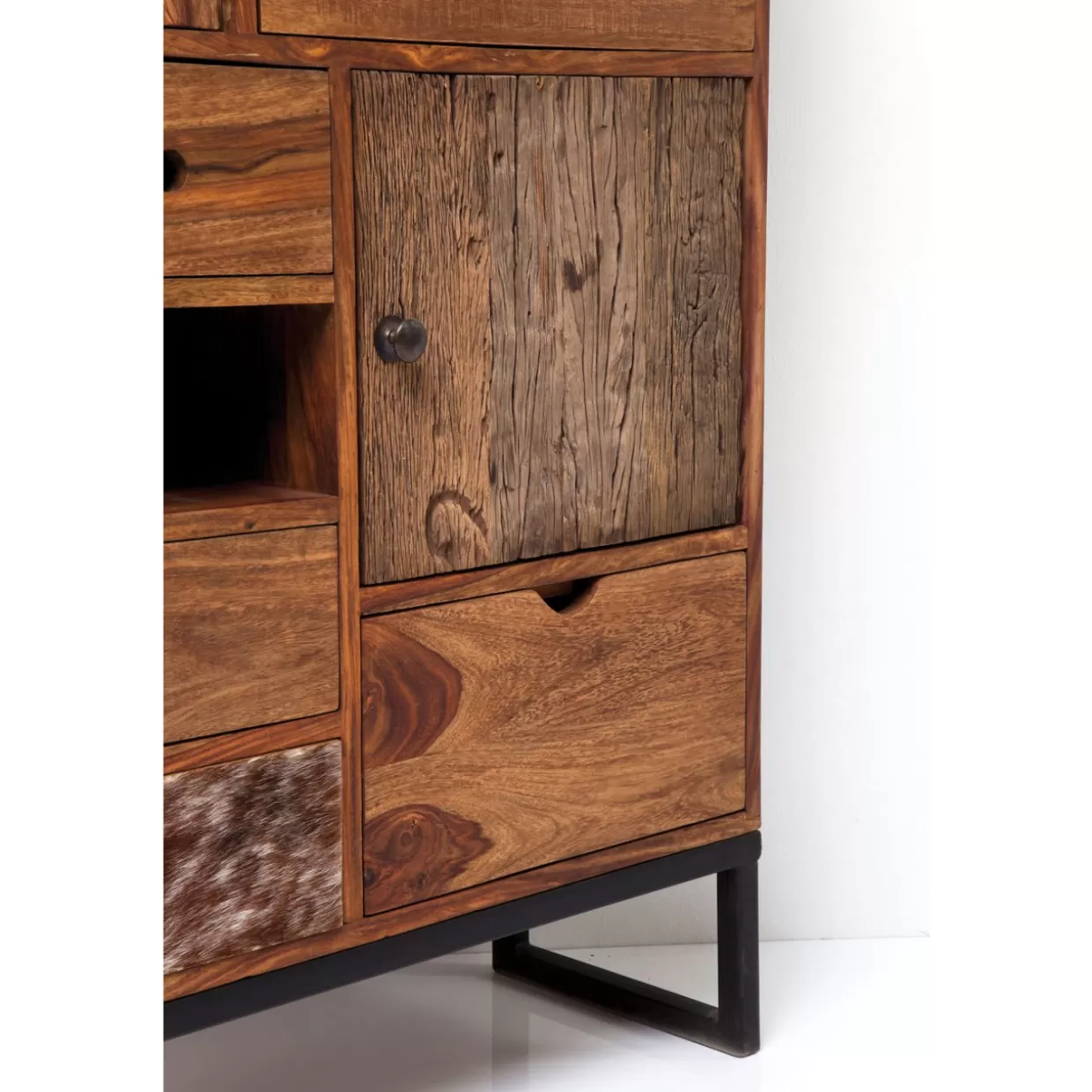 Comò Alto Rodeo con Struttura in Legno - Credenza Design per Soggiorno Moderno | Collezione Esclusiva da KARE