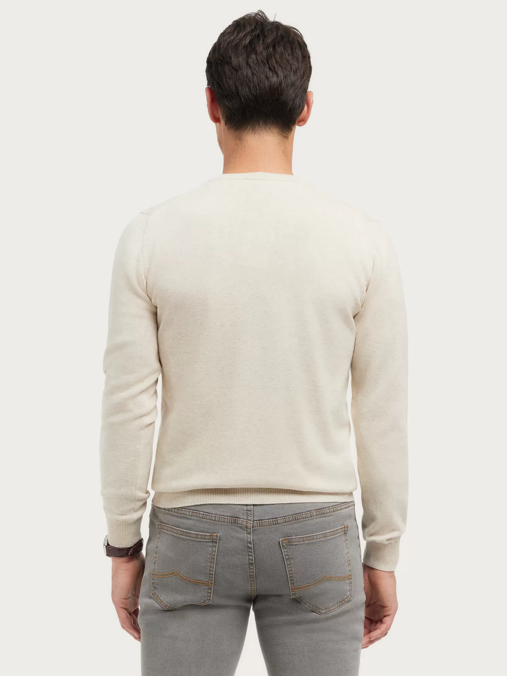 Maglione Uomo Alvaro Moreno - Scollatura a V, Design Moderno e Confortevole per Stile Tendenza