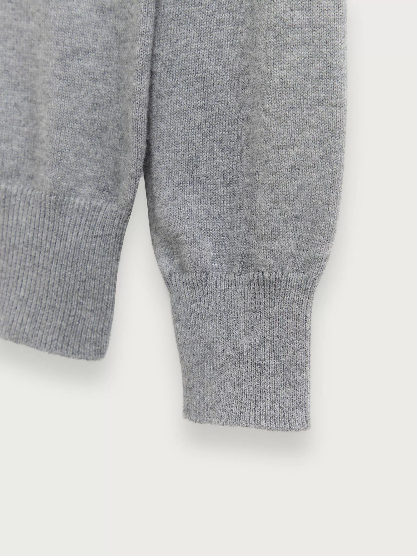 Alvaro Moreno Maglione Uomo con Scollo a V – Design Moderno e Confortevole