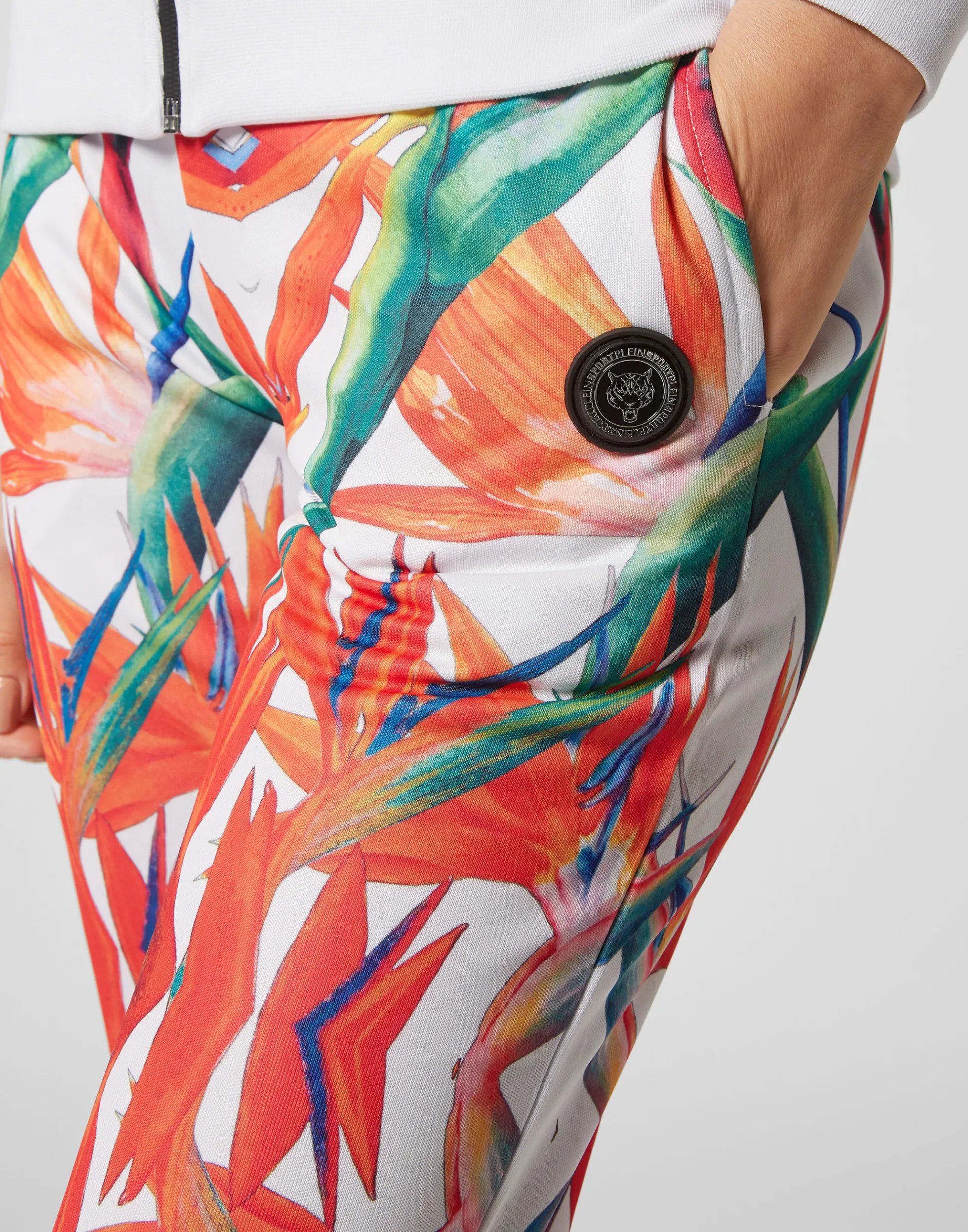 Plein Sport Donna: Tuta Sportiva Confortevole con Felpa con Cappuccio e Pantaloni per Allenamento e Stile Casual