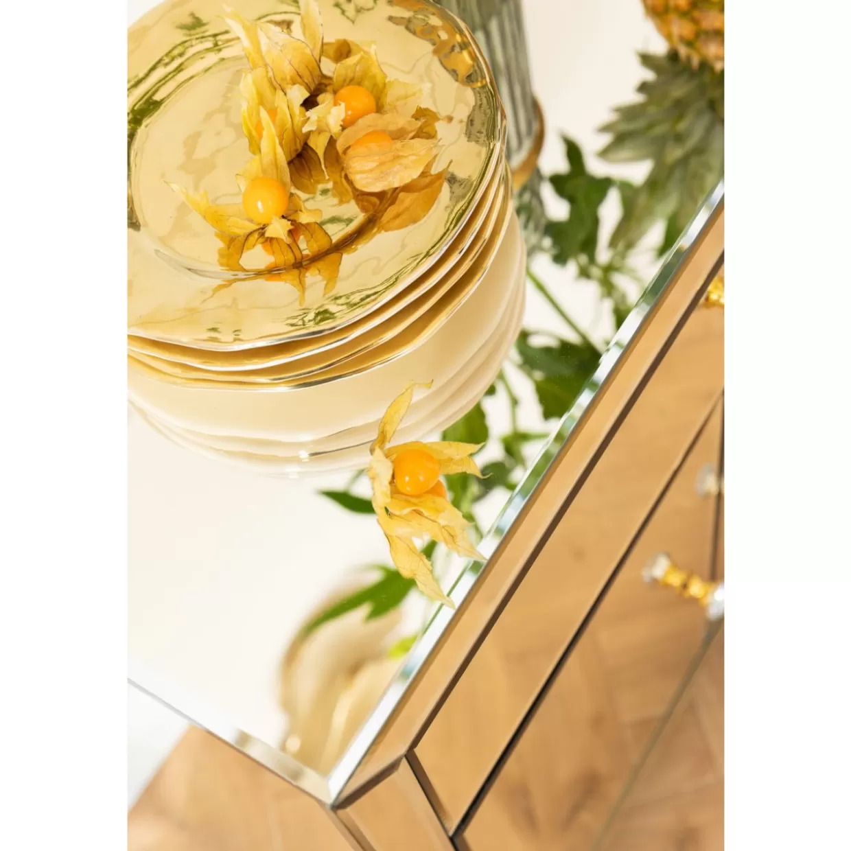 KARE Design - Comò Moderno con Finitura Champagne | Credenza Elegante a Doppia Antina con Cassetto Integrato, Design Esclusivo per Arredamenti di Lusso