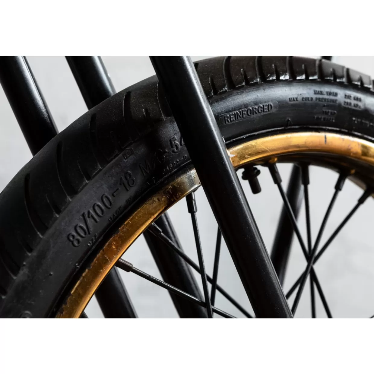 KARE Design - Comò e Credenze Moderni con Consolle Linea Motociclismo in Finitura Nera Lucida