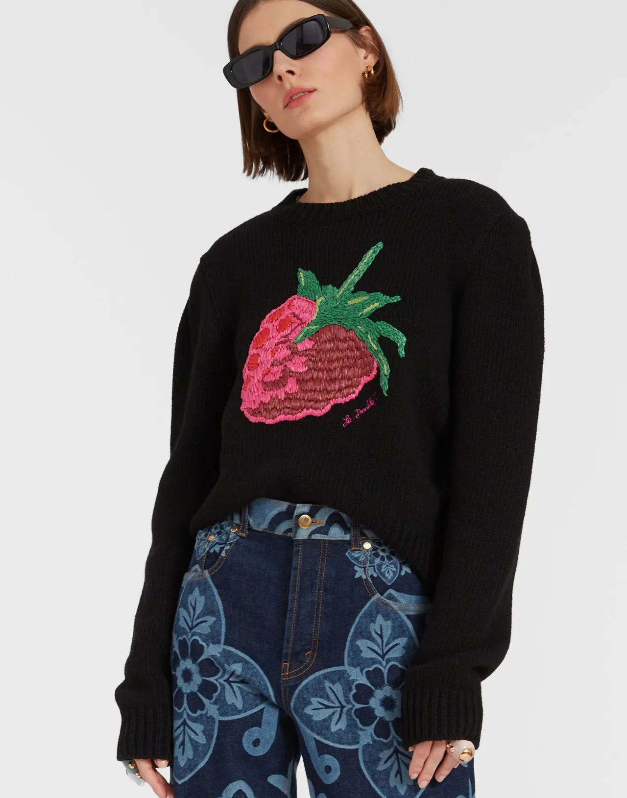 Lana Pura Ricamata a Mano - Maglione Oversize Lampone Nero di La DoubleJ con Tocco Vintage Femminile