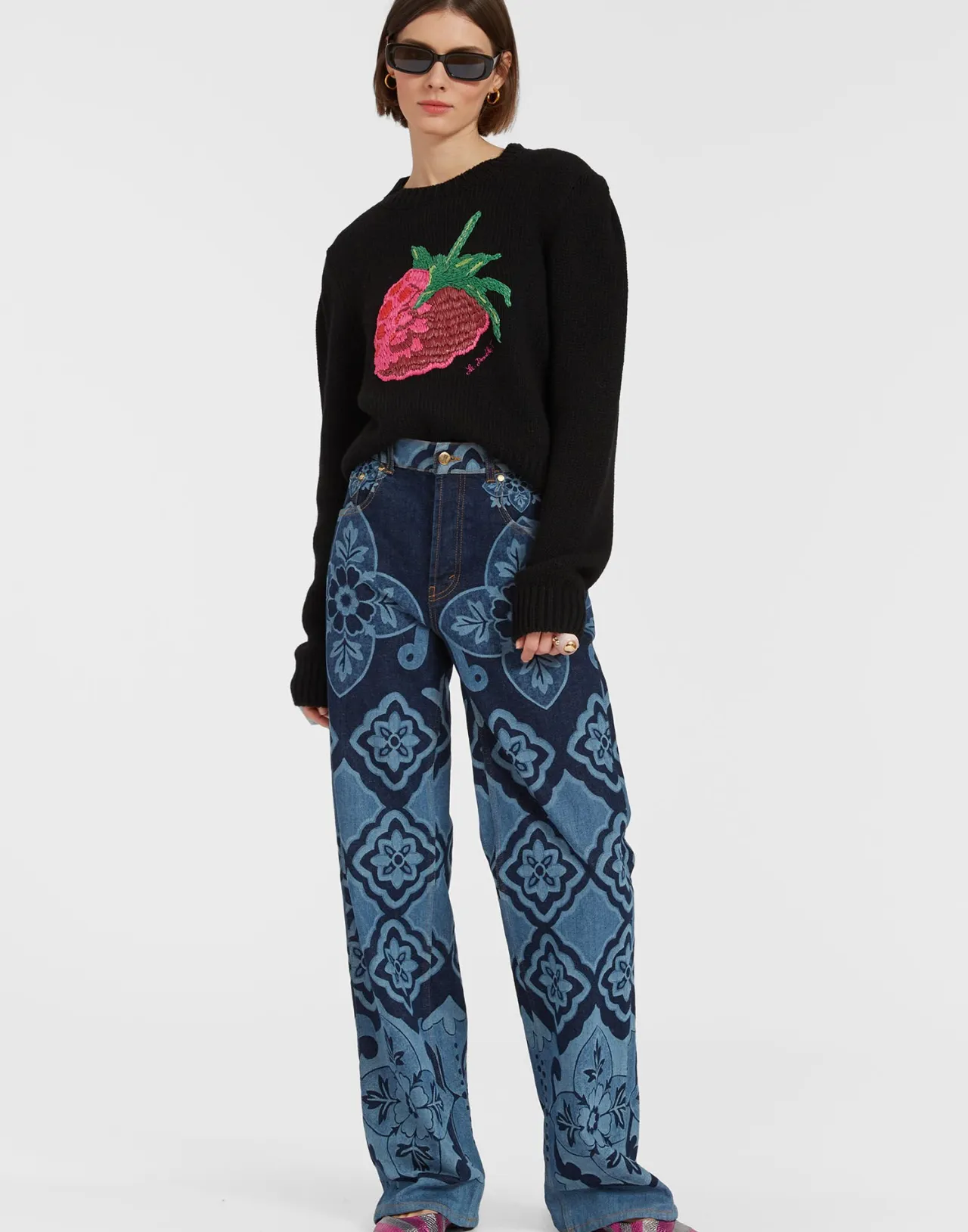 Lana Pura Ricamata a Mano - Maglione Oversize Lampone Nero di La DoubleJ con Tocco Vintage Femminile