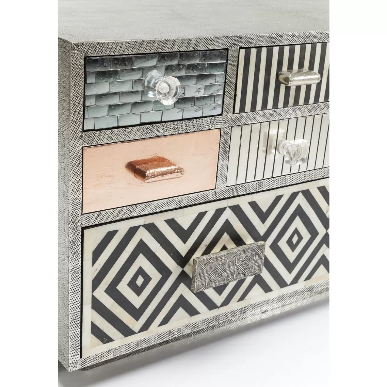 KARE Design: Comò e Credenze con Linee Chalet - Console Basse per Arredare con Stile