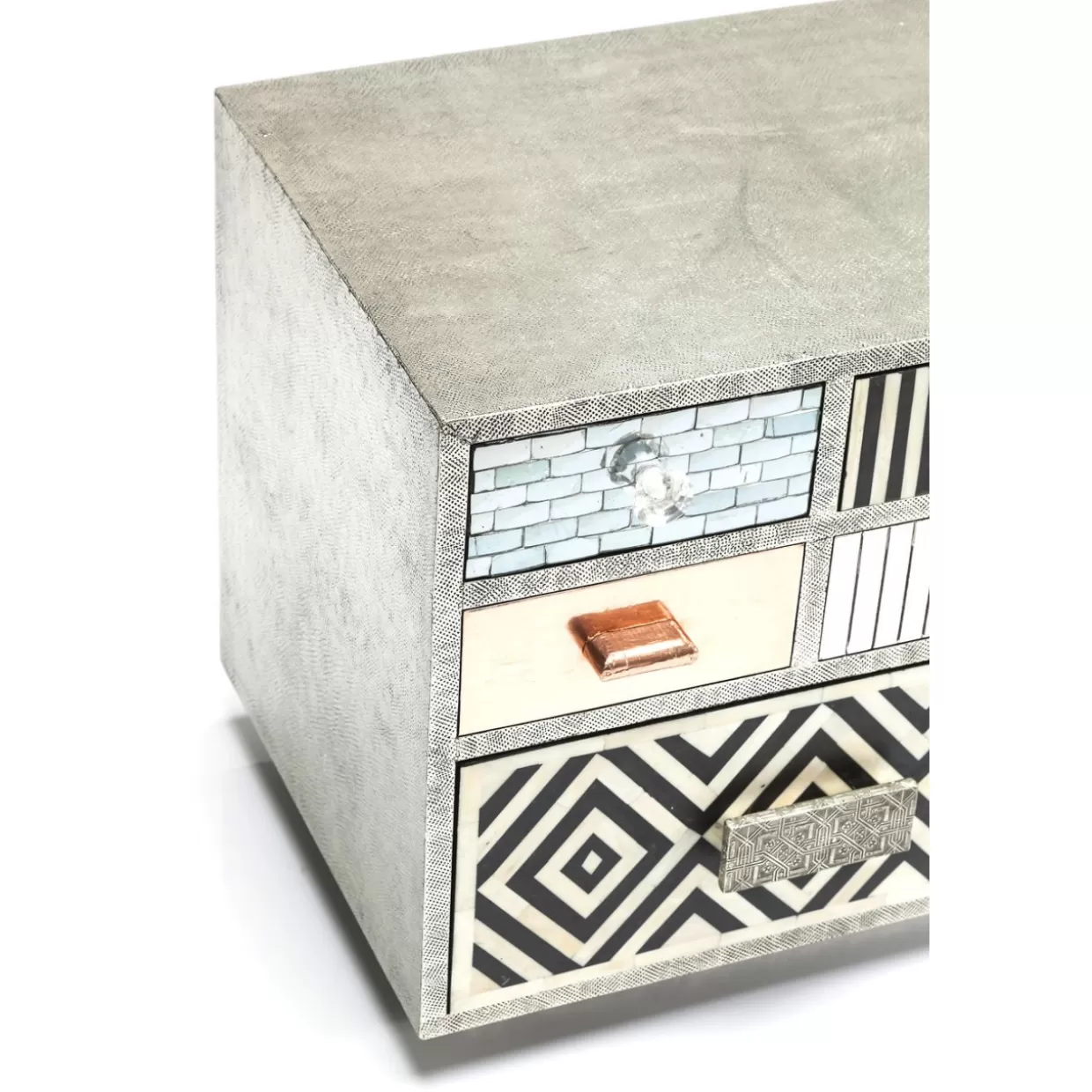 KARE Design: Comò e Credenze con Linee Chalet - Console Basse per Arredare con Stile