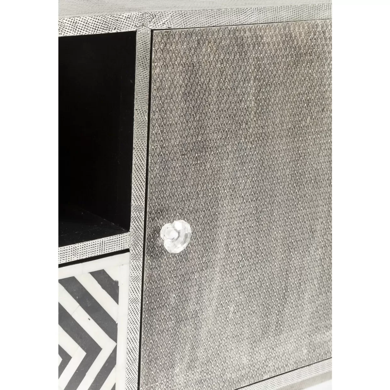 KARE Design: Comò e Credenze con Linee Chalet - Console Basse per Arredare con Stile