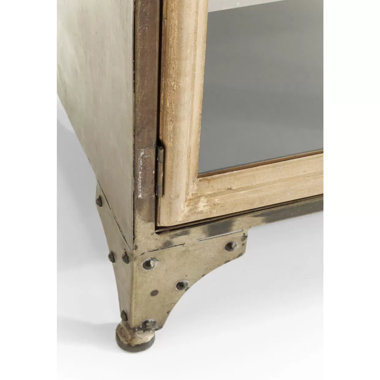 Credenze moderne KARE Design con finiture metalliche - Cassettiere eleganti e console ufficio per interni contemporanei
