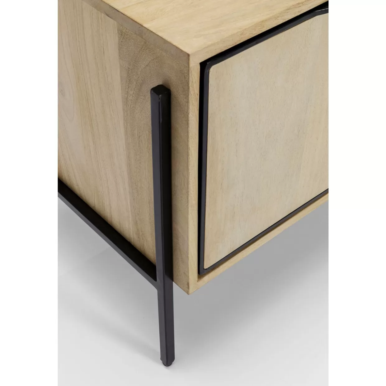 Comò e credenze moderne Modena - Linea KARE Design con lowboard a basso profilo per ambienti contemporanei