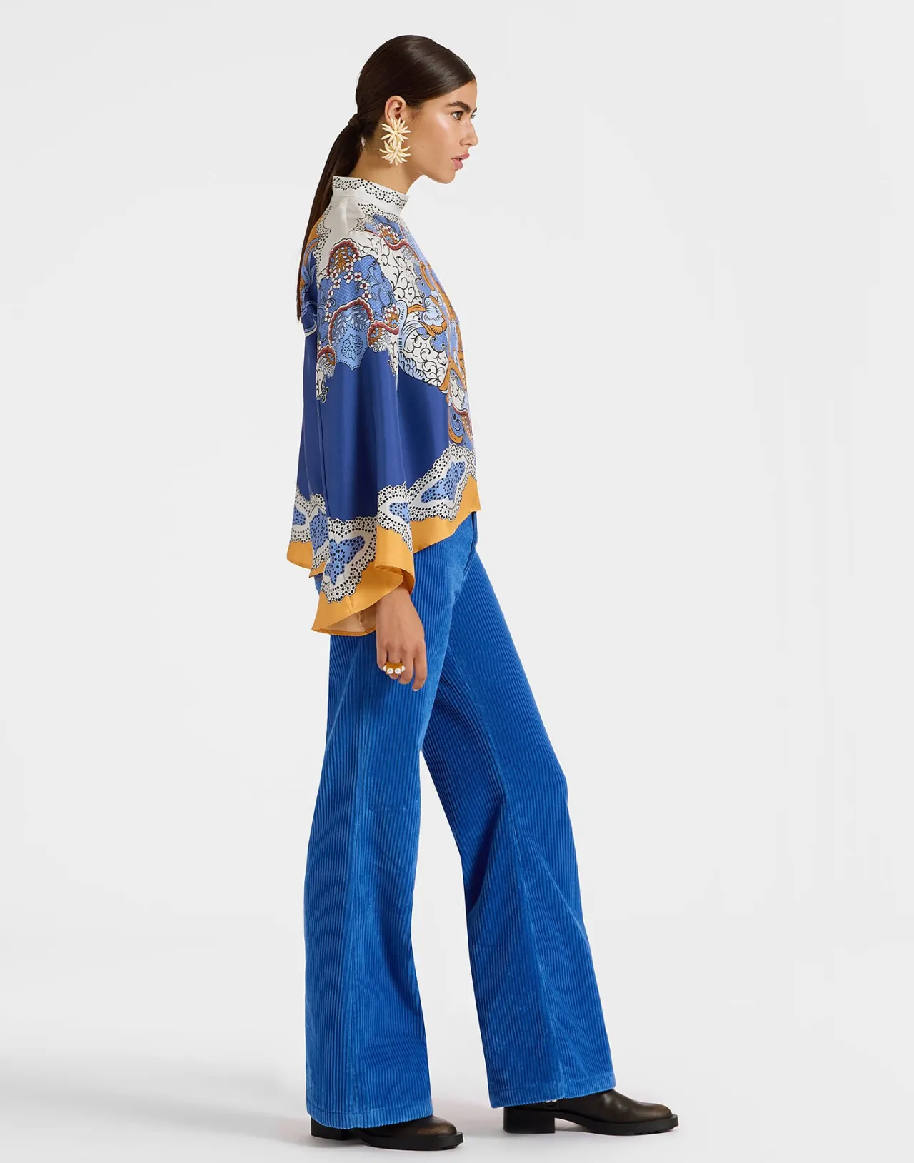 La DoubleJ: Top da Sfilata Portal Placé in Tonalità Azzurro Chiaro con Tessuto Twill di Seta