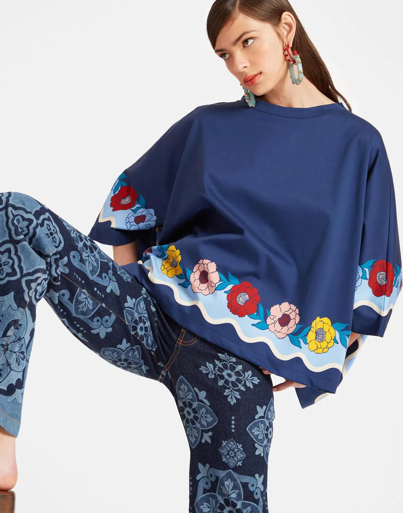 La DoubleJ - Poncho per Meditazione Elegante in Maglia Interlock, Tonalità Blu Placé di Whitsun