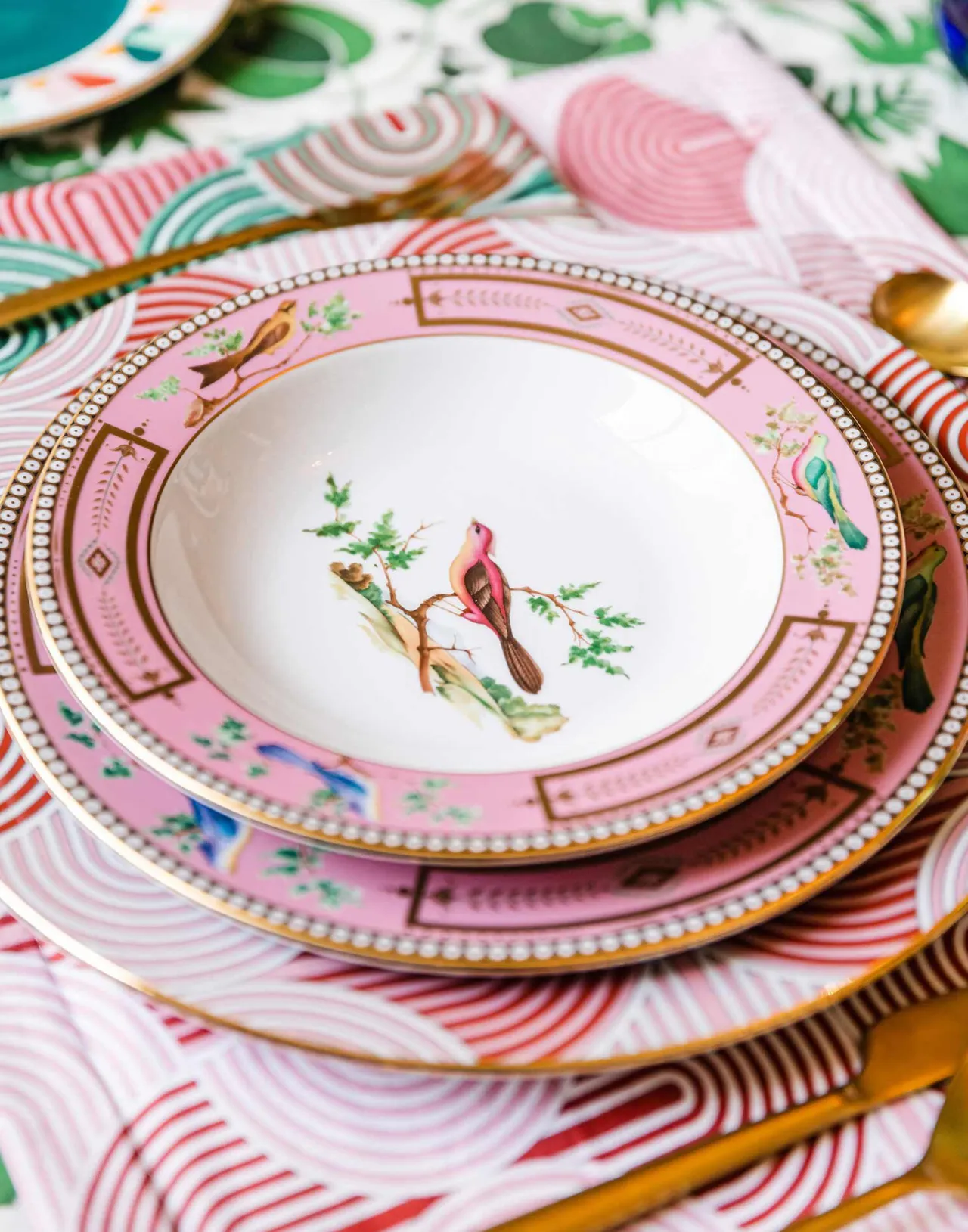 Set da Tavola Miniscalchi in Porcellana con Decorazioni Oro - Collezione Antica DoubleJ

Piatti per Minestra e Cena in Porcellana Fine con Filetti Oro 18 Carati - Edizione Speciale La DoubleJ

Servizio da Pranzo in Stile Ottocentesco con Rifiniture Dorate - Porcellana Artistica Miniscalchi by DoubleJ