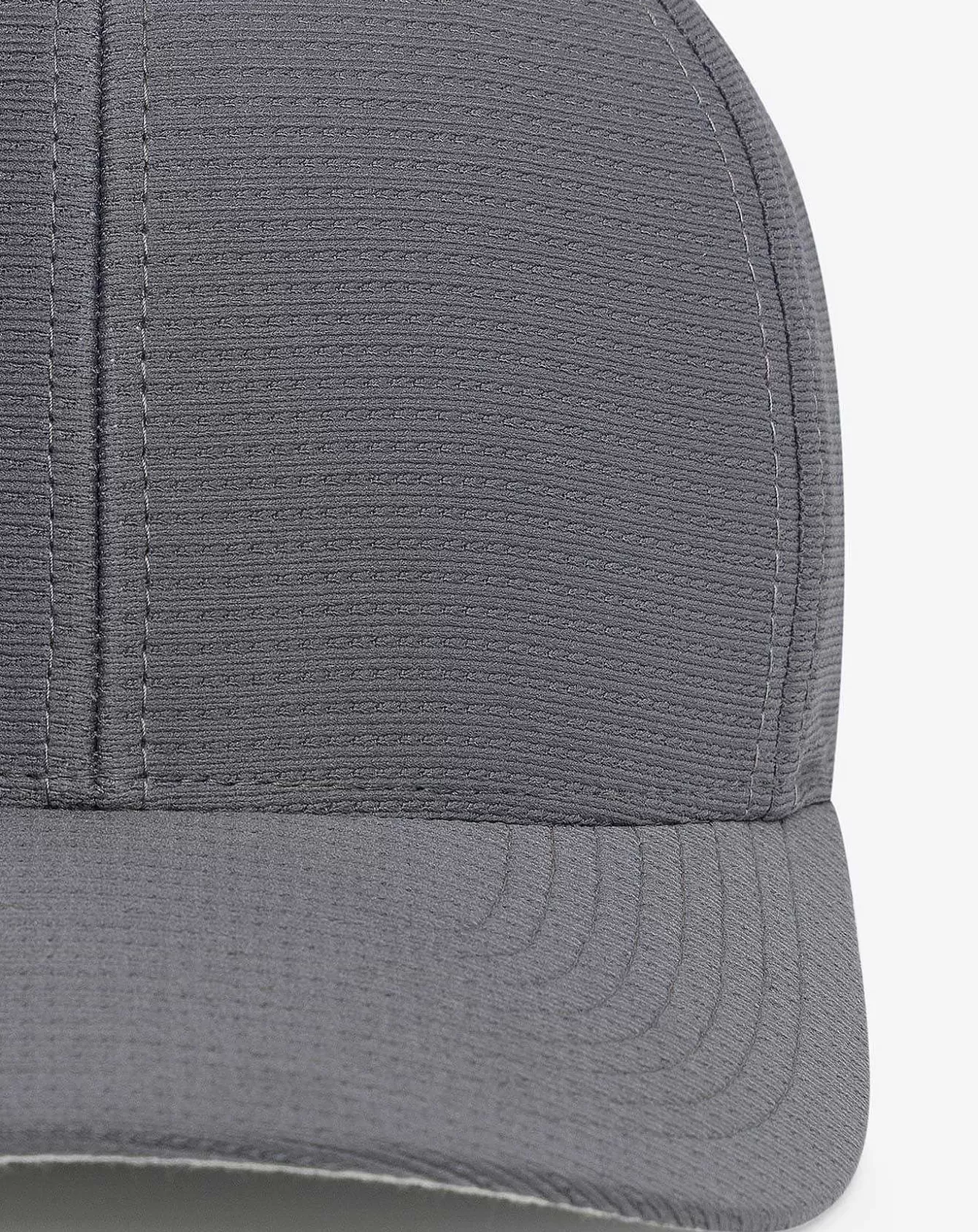 Nassau Limited Edition Berretto Stile Urbano - Taglio Personalizzato con Dettagli in Confidenza | Materiale Premium e Stampa Unica