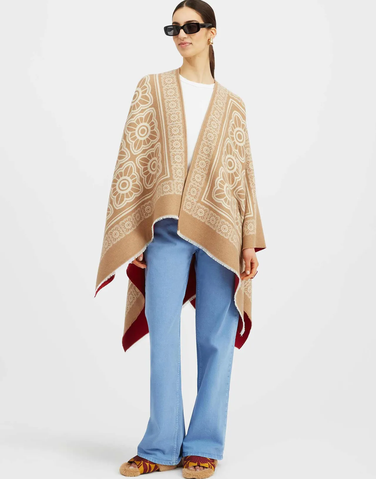 Saldi - Poncho in Lana Cammello con Disegno Misto di Tessere | La DoubleJ Collection