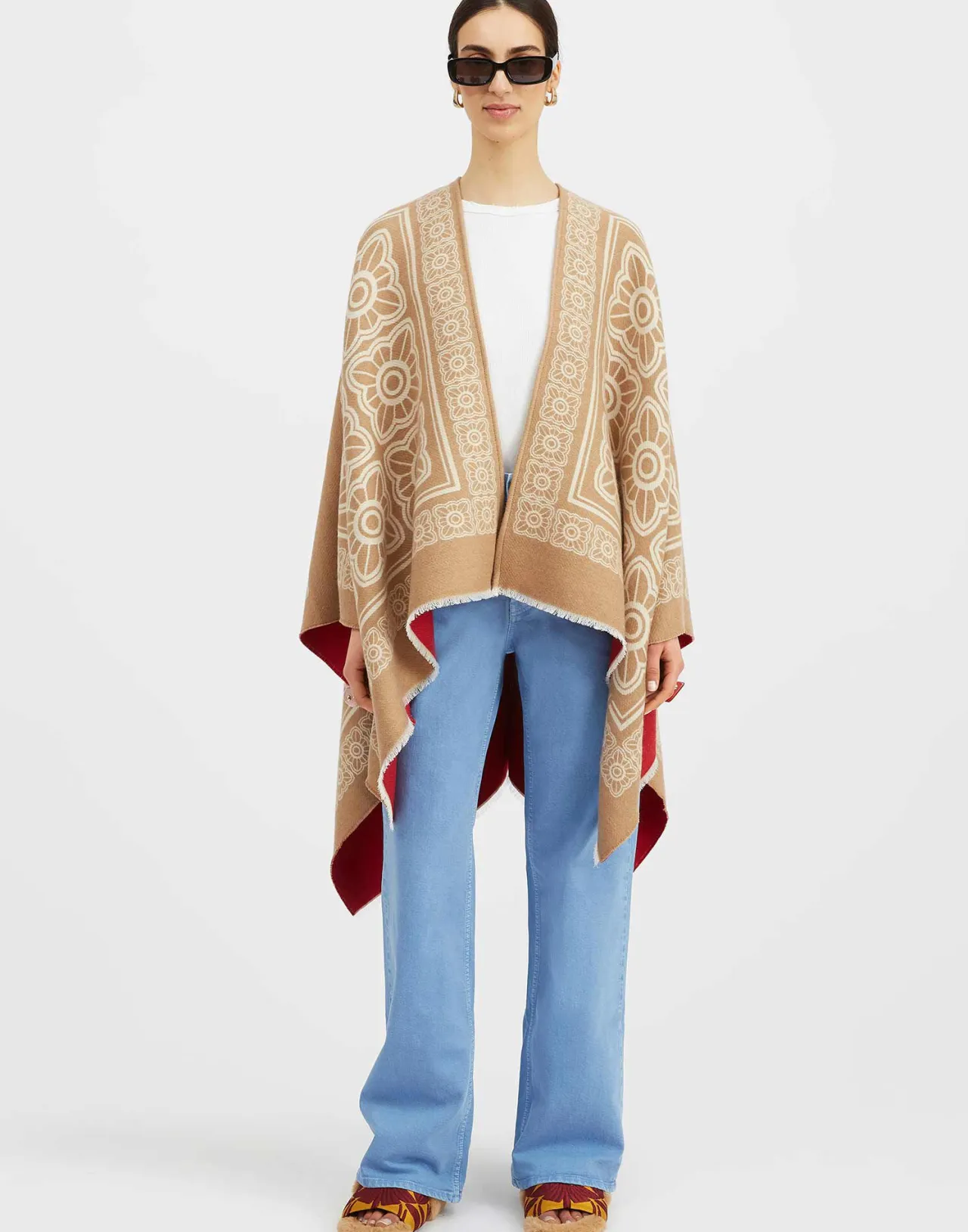 Saldi - Poncho in Lana Cammello con Disegno Misto di Tessere | La DoubleJ Collection
