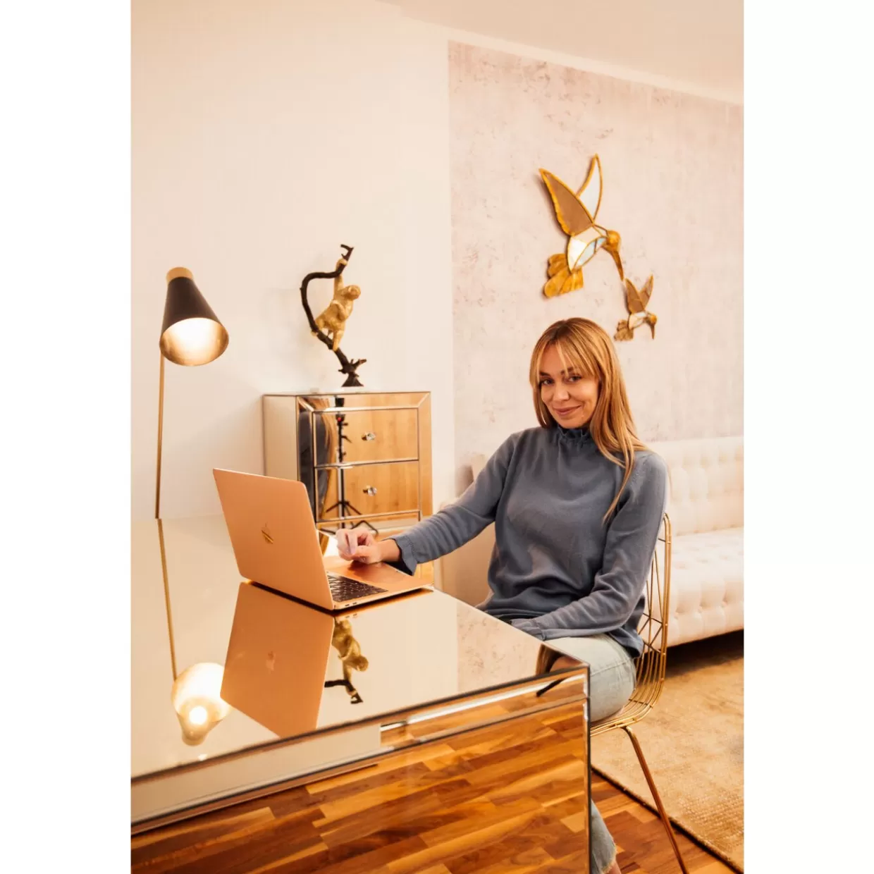 KARE Design - Scrivania Elegante con Rifiniture Champagne, Design Esclusivo 140x60 cm per Ufficio Moderno
