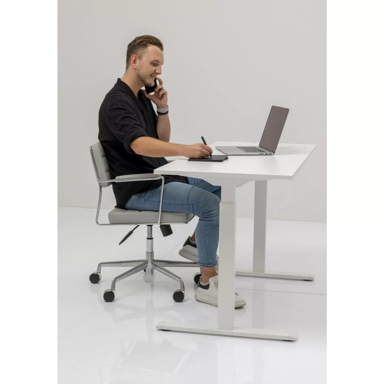Scrivania Moderna KARE Design OfficeSmart - Tavolo Ufficio Elegante in Bianco, Dimensioni 120x70 cm