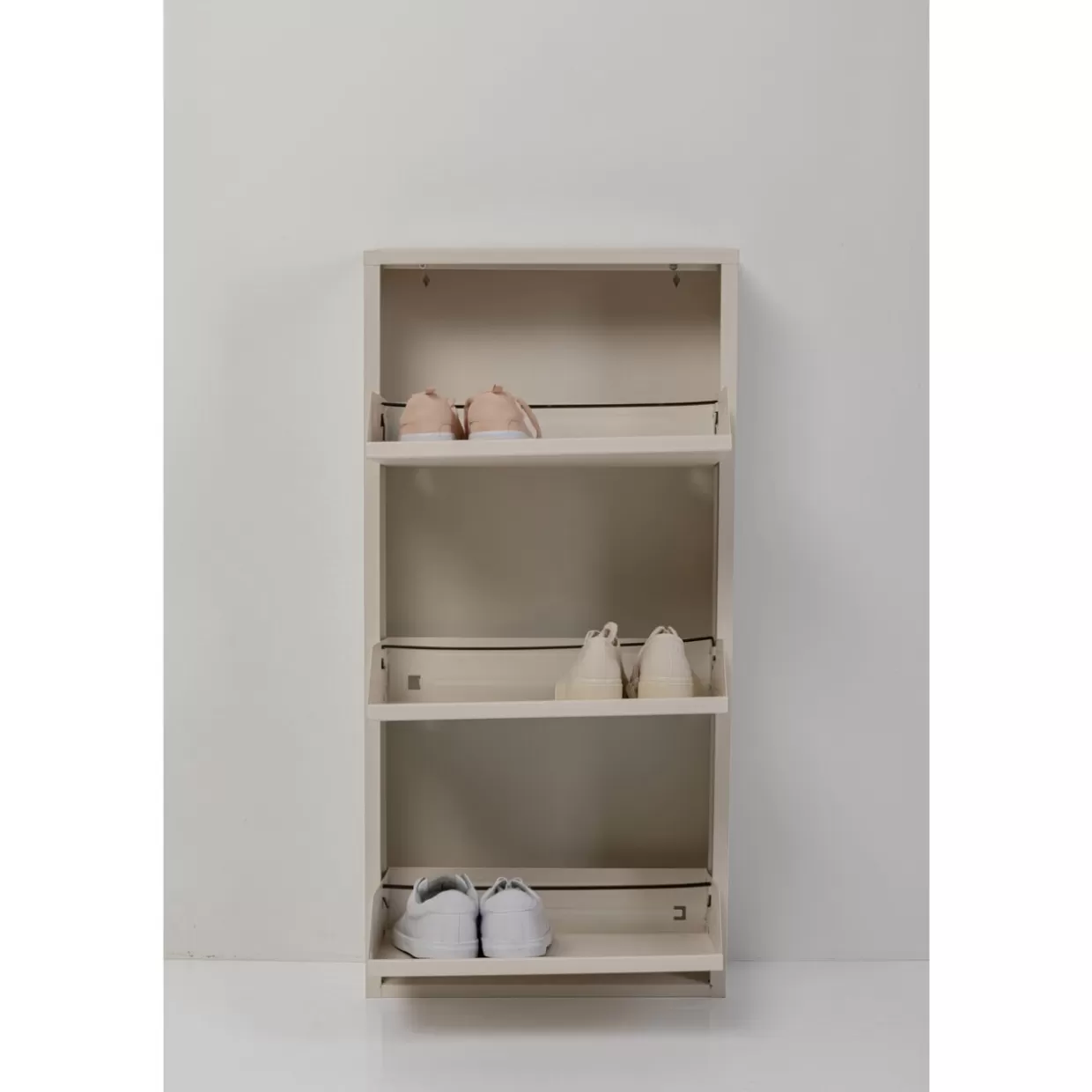 Scarpiera Elegante Caruso a 3 Livelli in Crema - Soluzione Compatta KARE Design per Organizzazione Scarpe