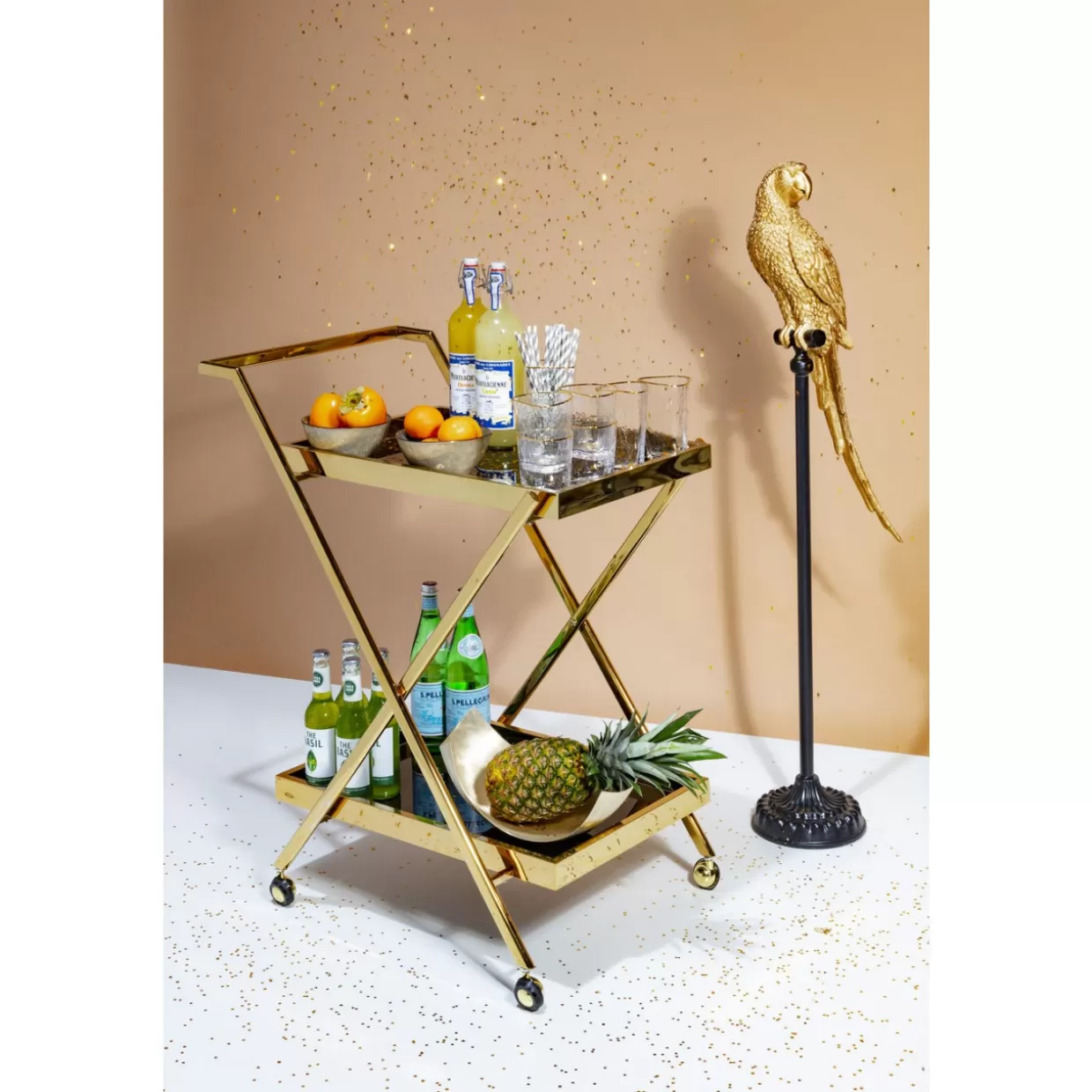 KARE Design - Tavoli Decorativi con Carrello Portavivande in Stile Casinò, Finitura Oro Opulento per Ambienti di Lusso