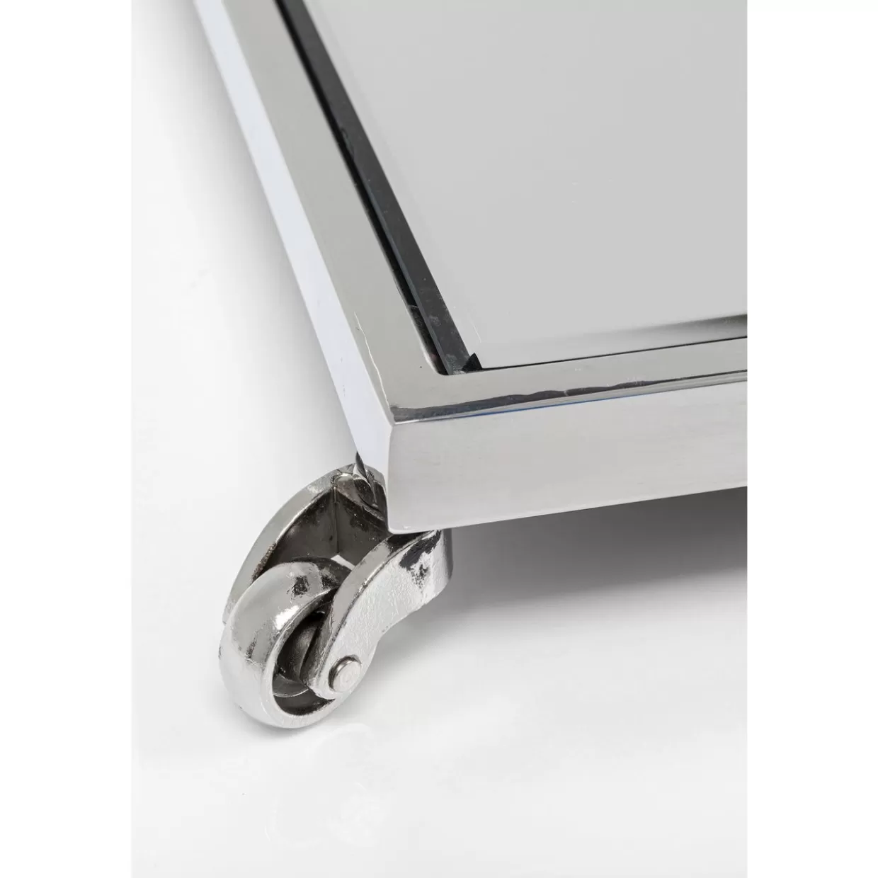 Carrello Servizio Elegante con Design Moderno KARE - Tavoli con Finitura Cromata di Lusso