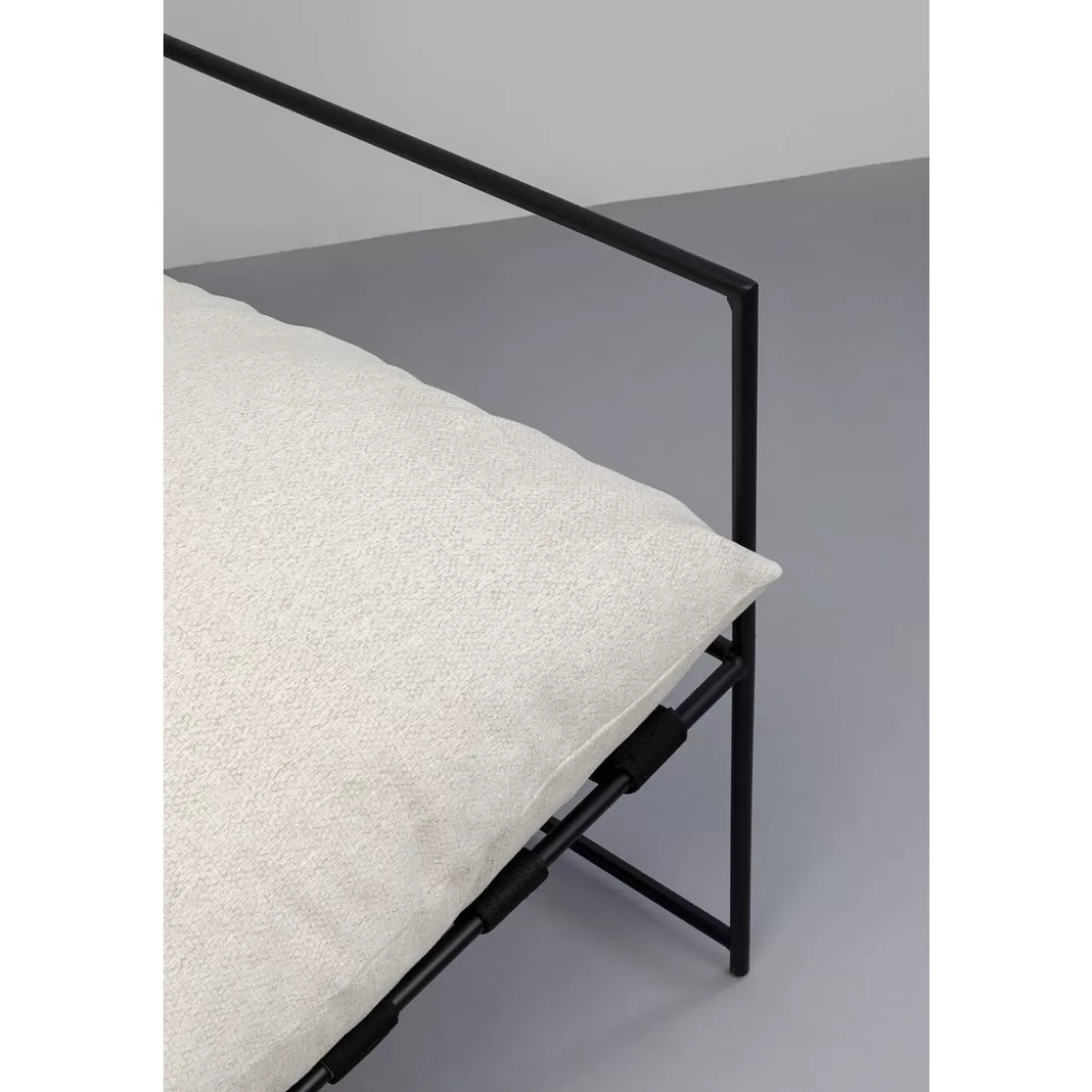 Poltrona Cuby KARE Design in Ecopelle Crema - Seduta Ergonomica con Rivestimento Lavabile 

(：：1.  2.  3. 