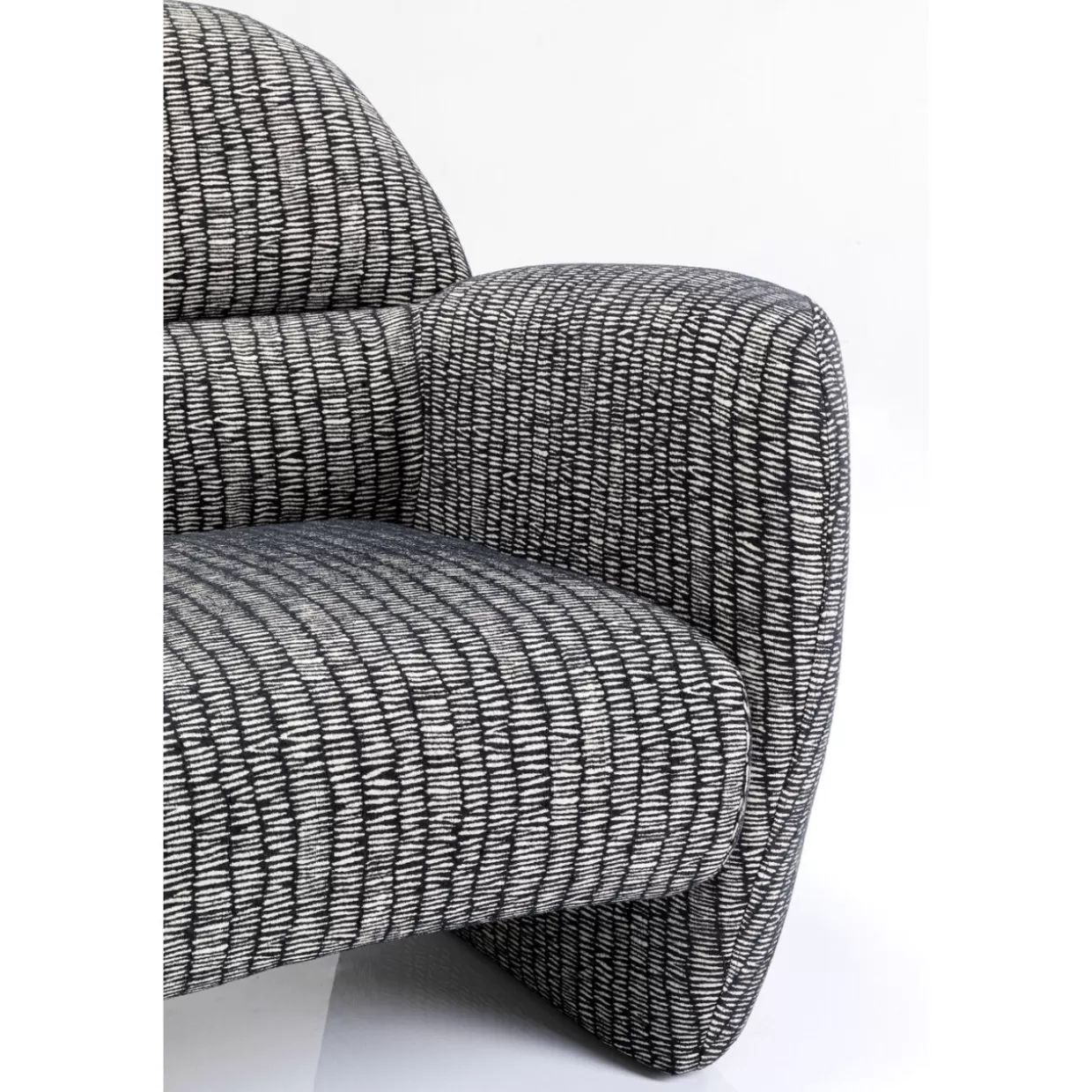 Poltrona Garda S&P Design Esclusivo KARE | Conforto Moderno per Arredamento Elegante