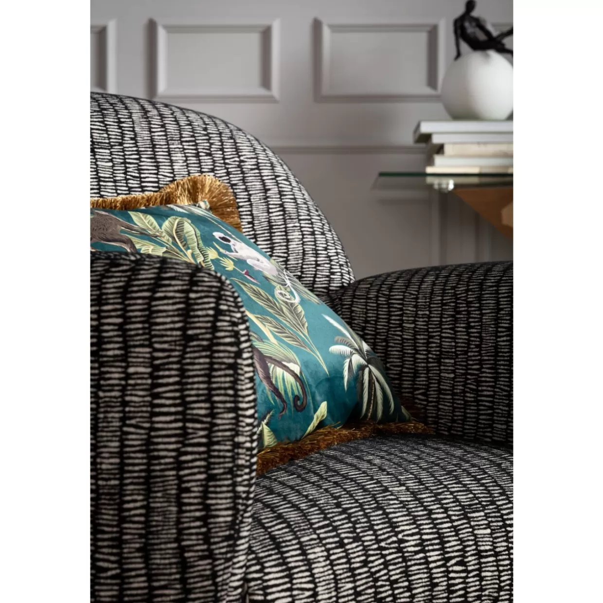 Poltrona Garda S&P Design Esclusivo KARE | Conforto Moderno per Arredamento Elegante