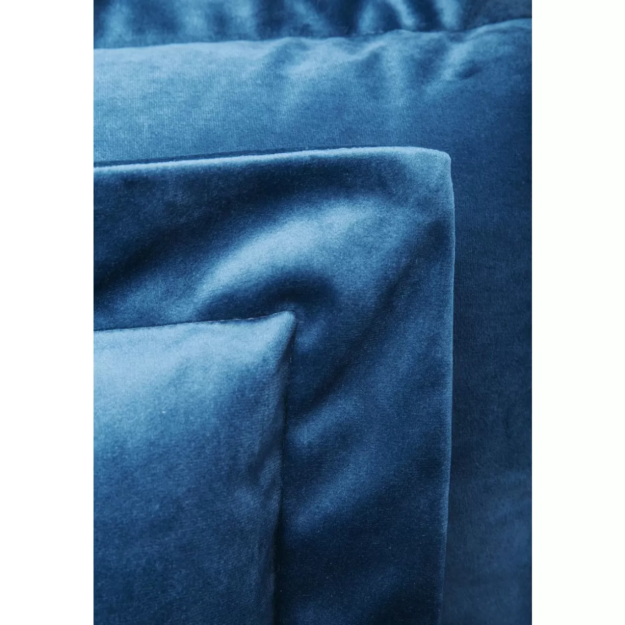 Poltrona Lullaby in Tessuto Petrolio - Design Accogliente KARE per Lounge Moderni