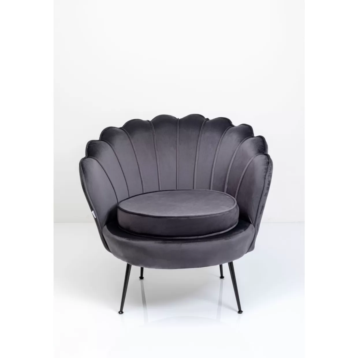 KARE Design: Poltrona Water Lily in Tonalità Grafite - Eleganza Avvolgente per il Tuo Salotto 

(：
