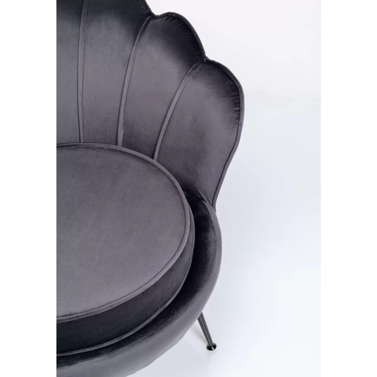 KARE Design: Poltrona Water Lily in Tonalità Grafite - Eleganza Avvolgente per il Tuo Salotto 

(：