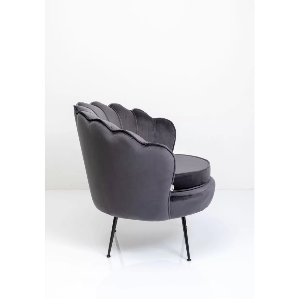 KARE Design: Poltrona Water Lily in Tonalità Grafite - Eleganza Avvolgente per il Tuo Salotto 

(：