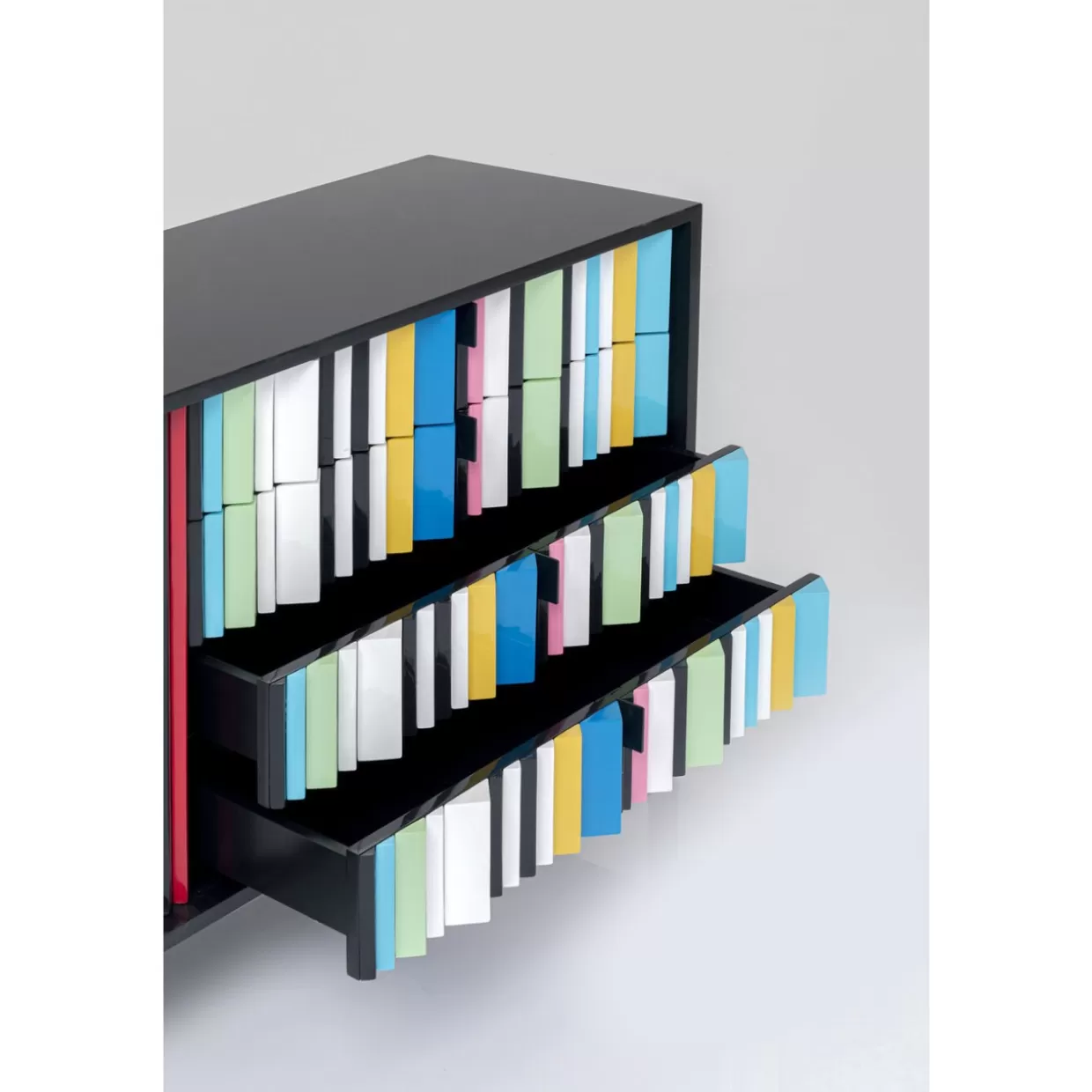 Credenza Concertina Moderna KARE Design · Mobile soggiorno colorato con struttura in legno (186x74 cm) · Soluzioni di arredamento funzionale per spazi vivaci