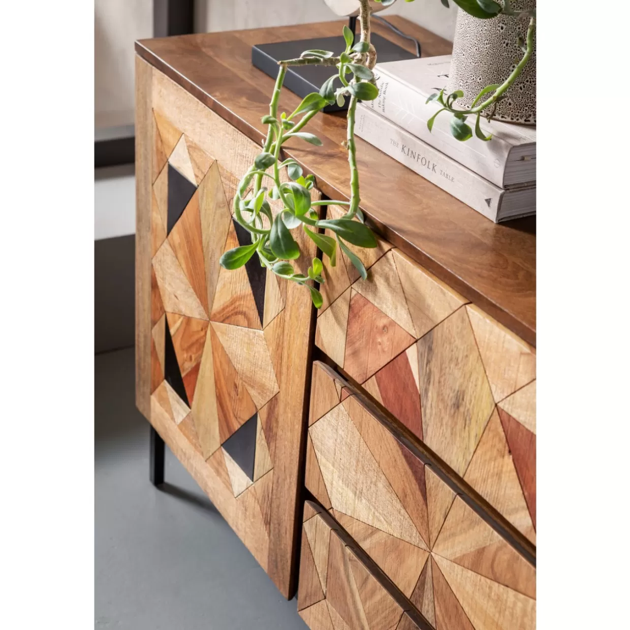 Credenze Moderne Limara & Comò Funzionali | Collezione Arredamento KARE Design con Stile Contemporaneo