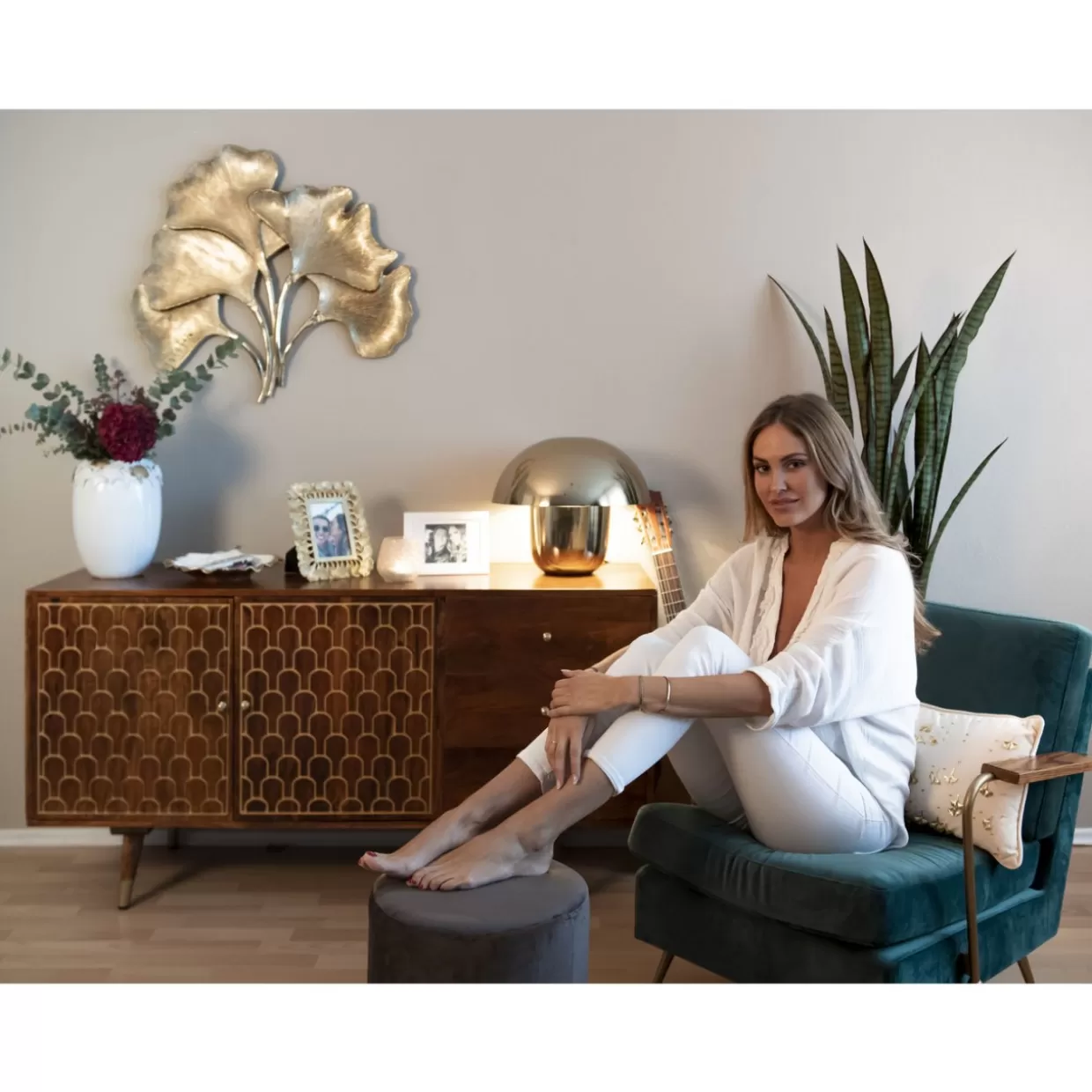 Credenze Moderne KARE Design e Comò Eleganti | Linea Muscat per Arredamento con Stile  

Credevo che questa versione potesse funzionare meglio, ma forse dovrei aggiungere più dettagli... Aspetta, devo assicurarmi che non sembri generico. Meglio specificare il tipo di design? Sì, proviamo così:

Credenza Muscat KARE Design con Rivestimento Lucido - Comò Contemporanei per Soggiorno Moderno  

No, forse è troppo lungo. Devo bilanciare le parole chiave con la naturalezza. Ultimo tentativo:

Comò e Credenze Firmati KARE | Collezione Muskat - Mobili Design con Rivestimento Effetto Noce