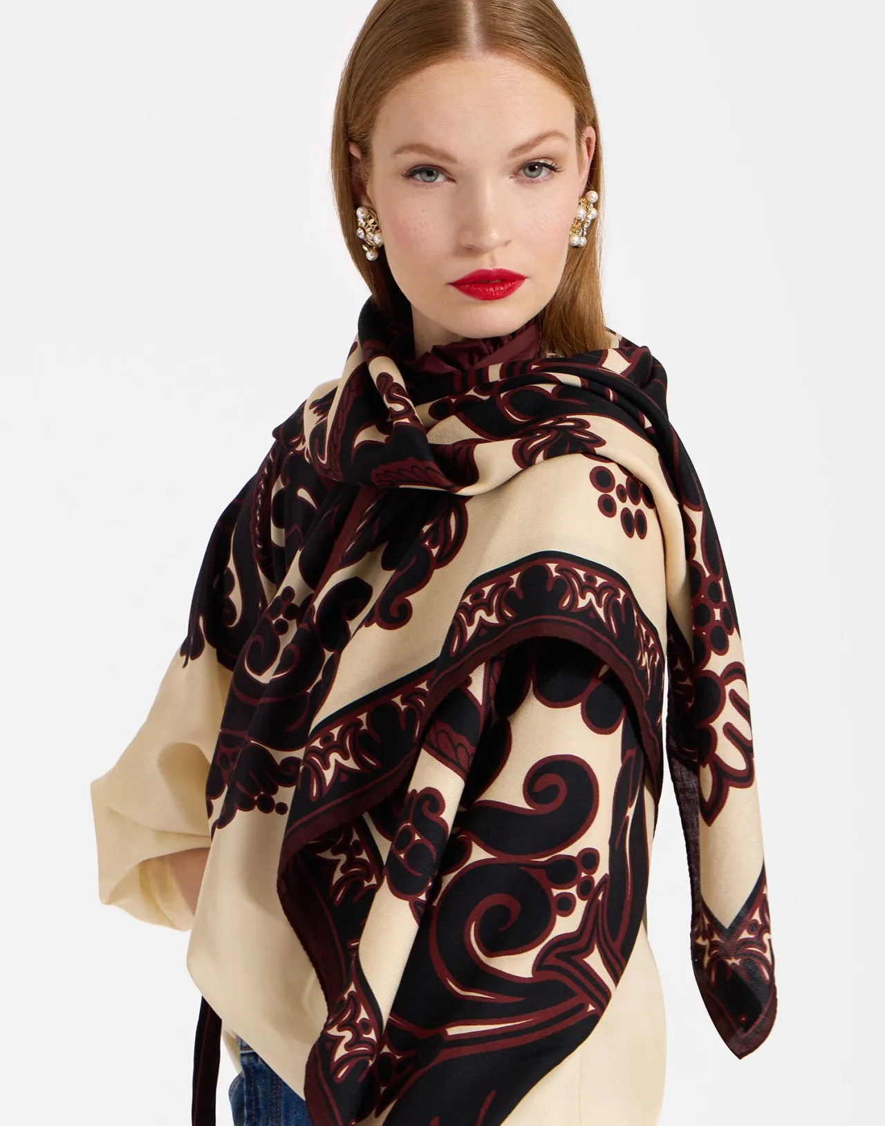 Elegante Foulard in Seta e Lana La DoubleJ - Stile Corsini Placé Crema, Lusso senza Tempo