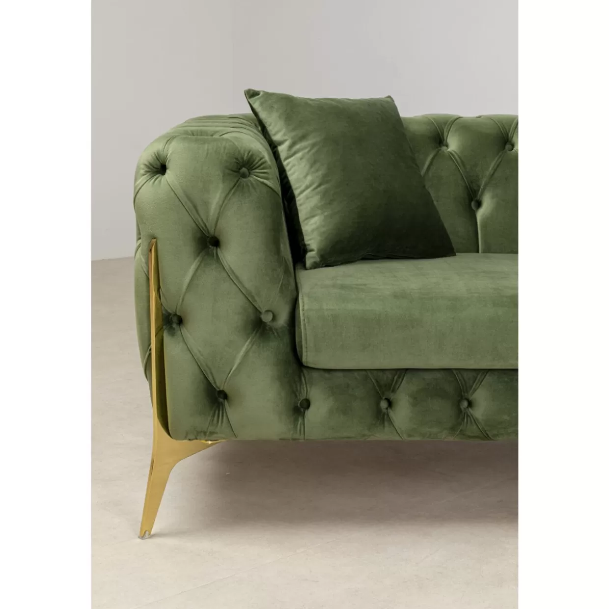 Divano Bellissima in velluto verde smeraldo - Design contemporaneo a due posti KARE, struttura 200 cm con rivestimento morbido e resistente